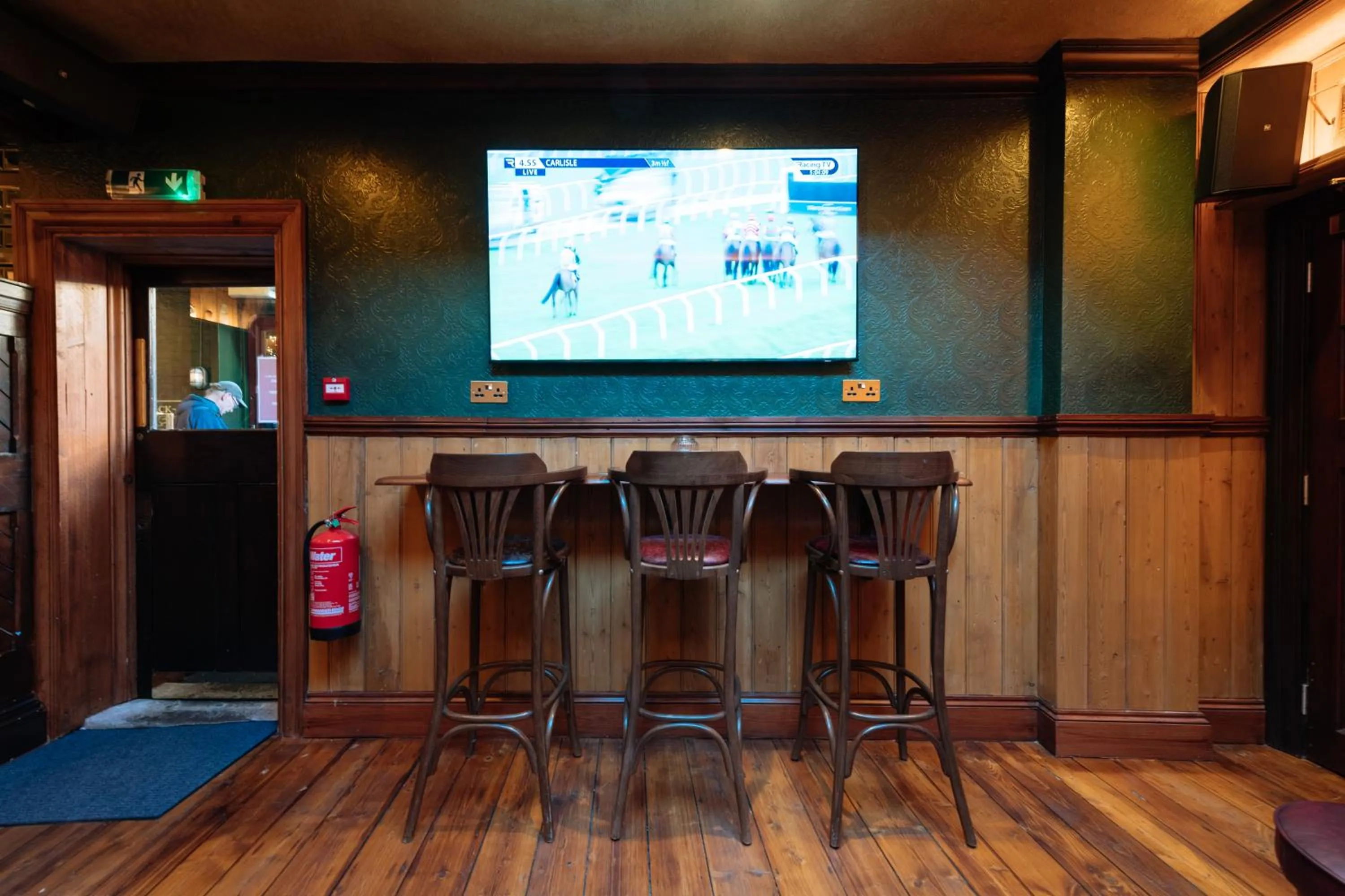 The Crown Pub & Guesthouse