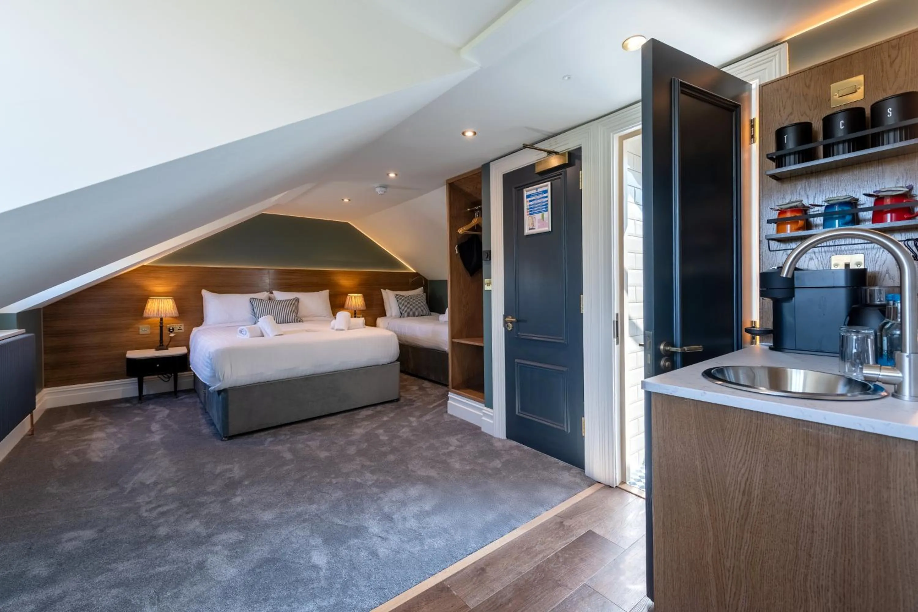 Bed in The Crown Pub & Guesthouse