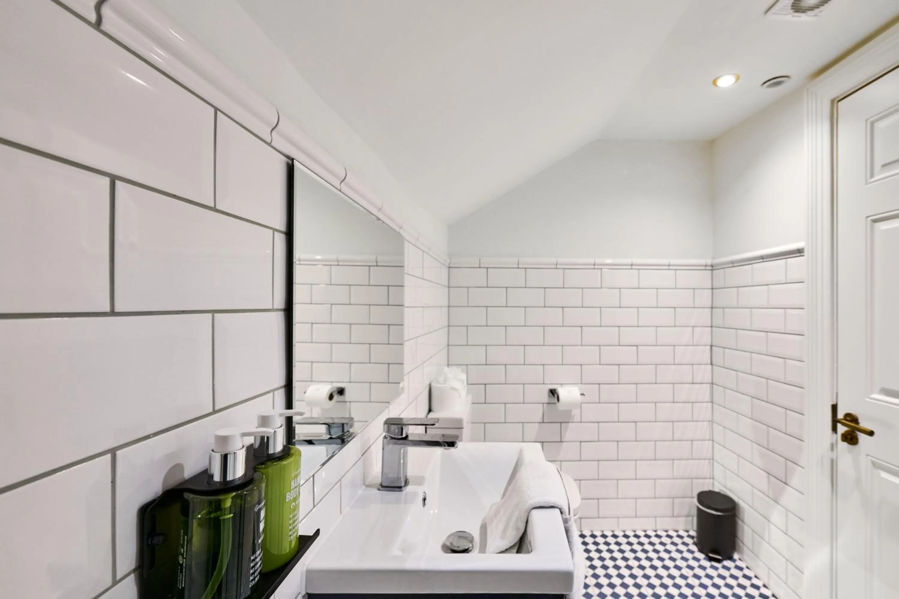 The Crown Pub & Guesthouse