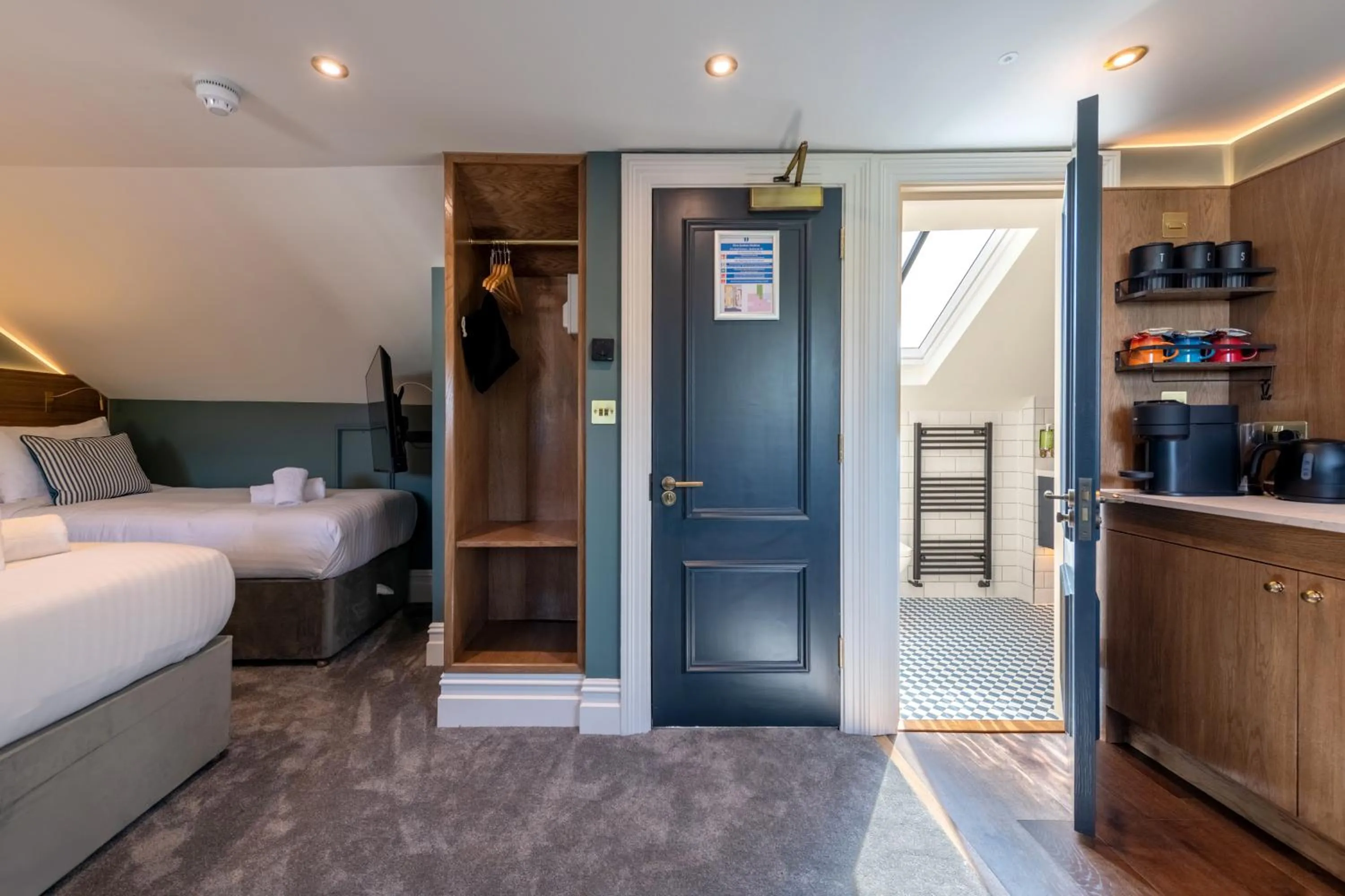 Bed in The Crown Pub & Guesthouse