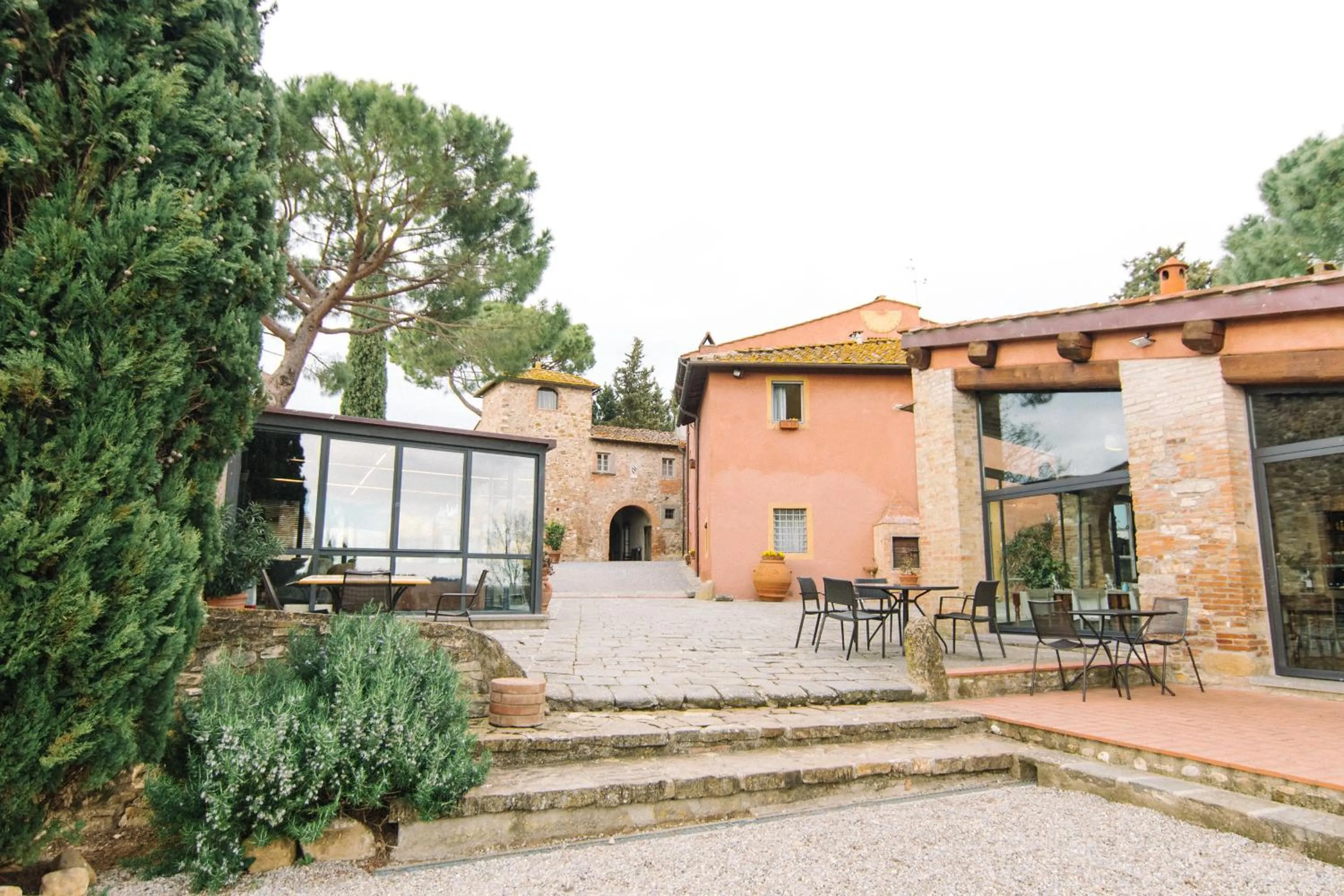 Facade/entrance in Salvadonica