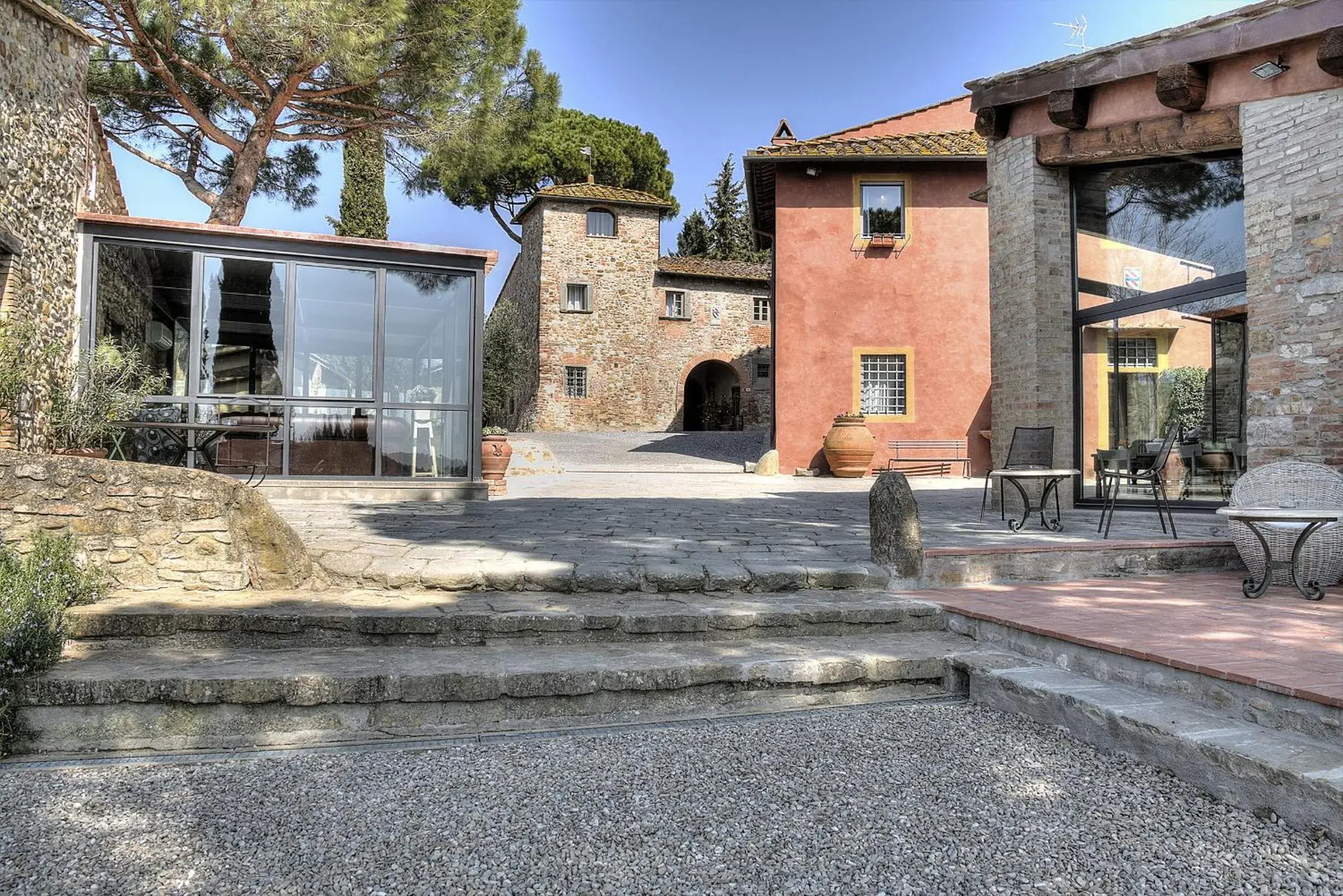 Facade/entrance in Salvadonica Facade/entrance in Salvadonica