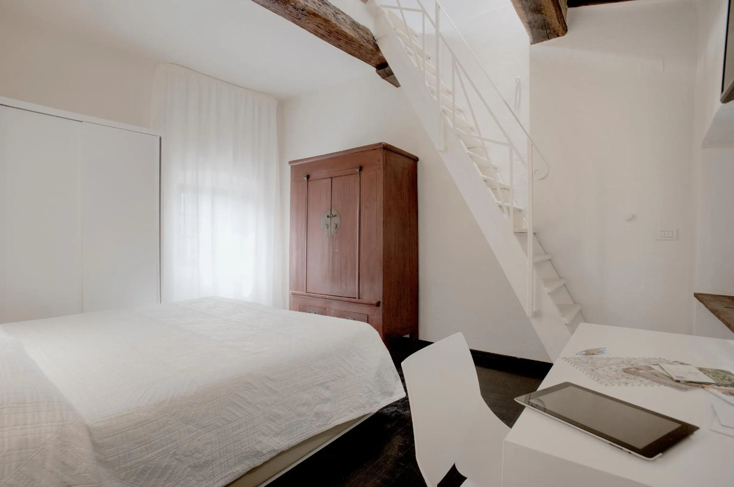 Bedroom, Bed in Salvadonica