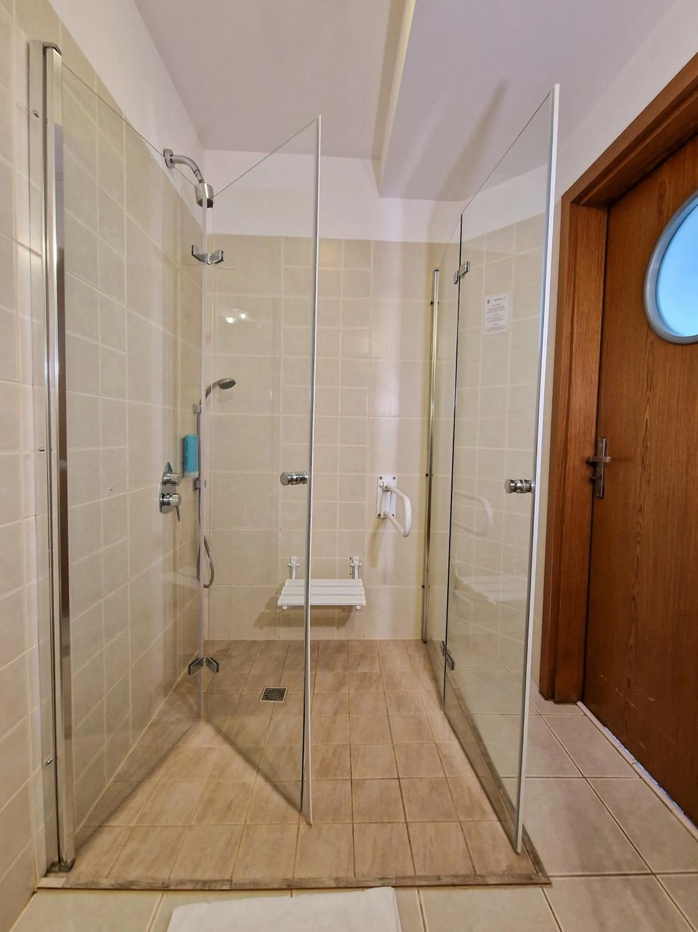 Bathroom in Hotel 77 Restauracja Spa