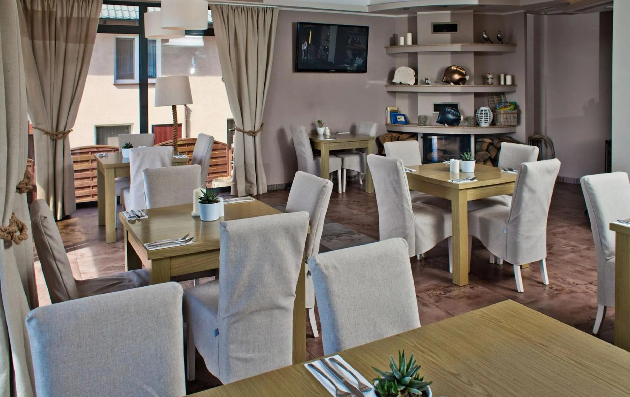 Restaurant/places to eat in Hotel 77 Restauracja Spa