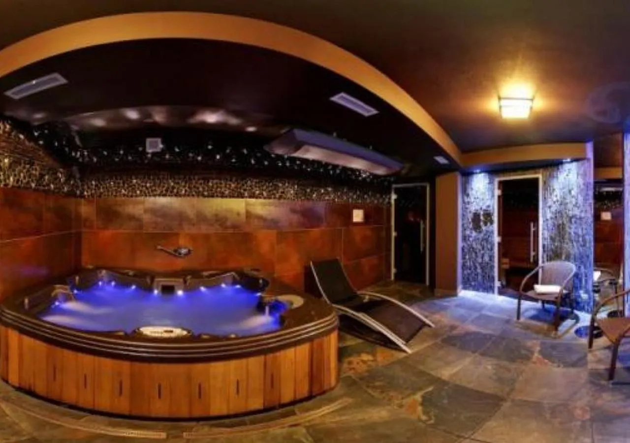 Spa and wellness centre/facilities in Hotel 77 Restauracja Spa