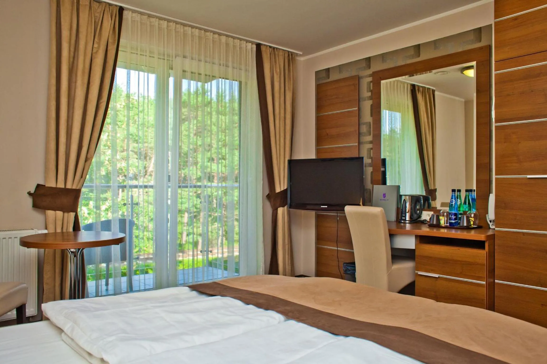 Photo of the whole room, Bed in Hotel 77 Restauracja Spa