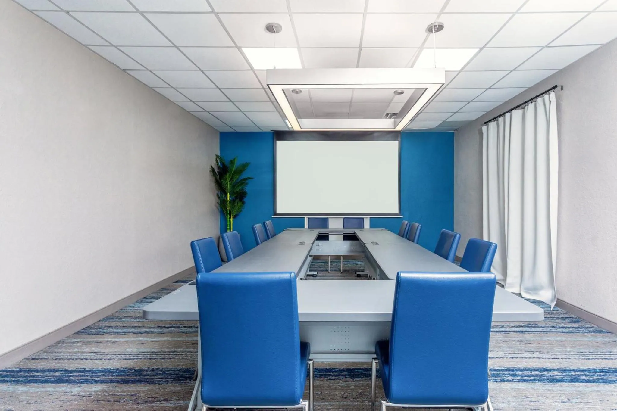 Meeting/conference room in Holiday Inn Express & Suites Ormond Beach - North Daytona by IHG