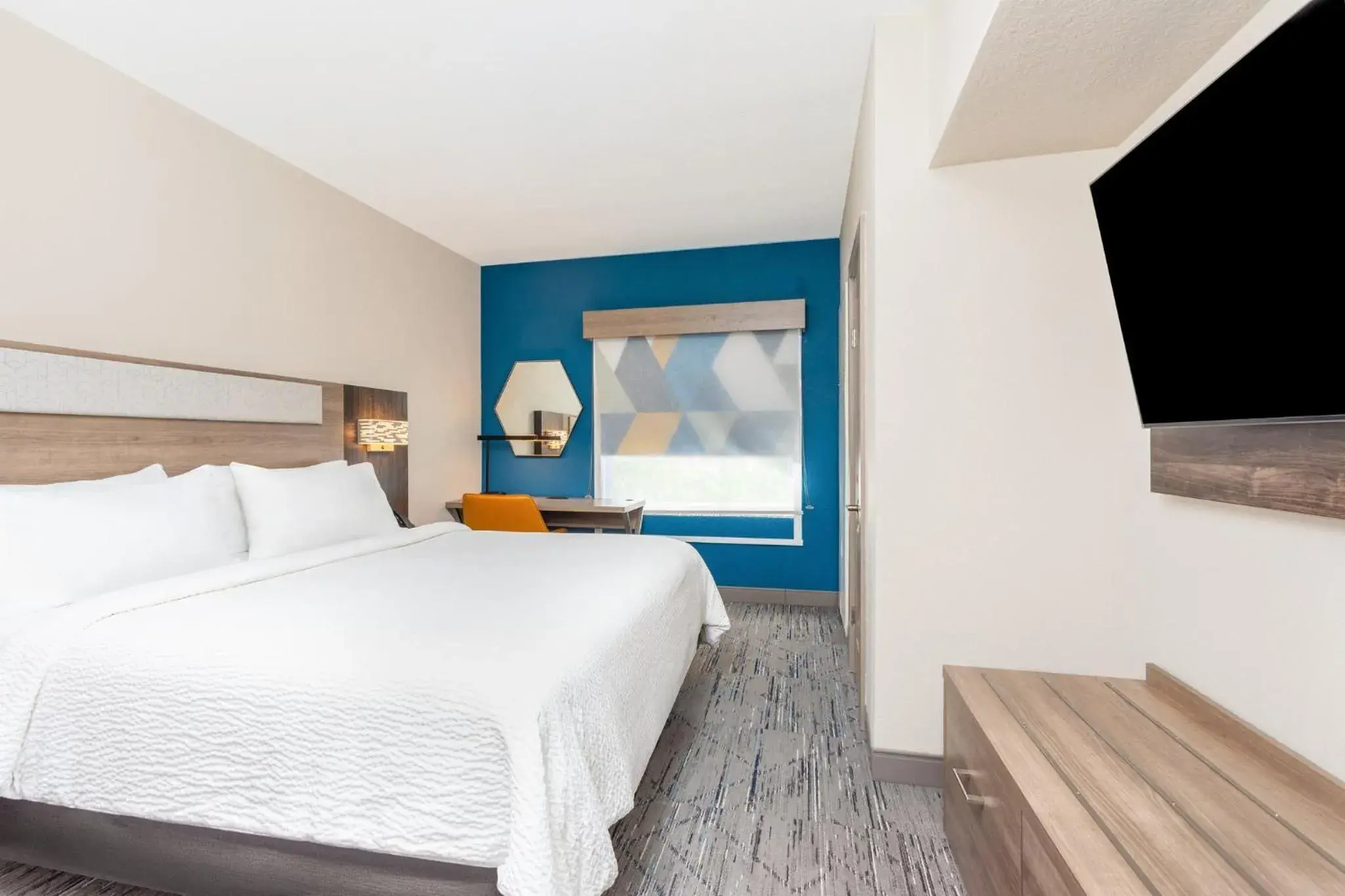 Photo of the whole room, Bed in Holiday Inn Express & Suites Ormond Beach - North Daytona by IHG Photo of the whole room, Bed in Holiday Inn Express & Suites Ormond Beach - North Daytona by IHG