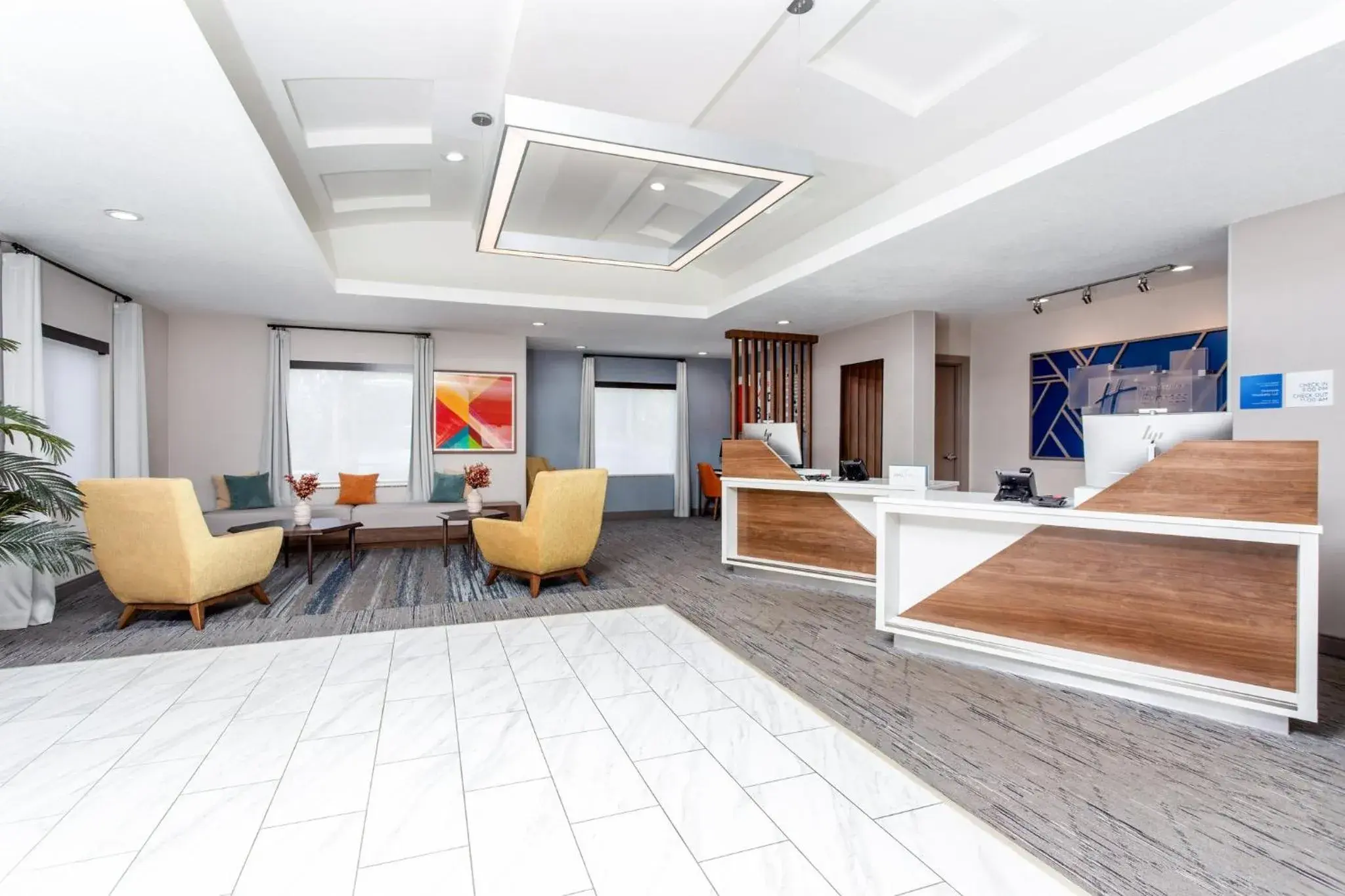 Property building, Bed in Holiday Inn Express & Suites Ormond Beach - North Daytona by IHG Property building, Bed in Holiday Inn Express & Suites Ormond Beach - North Daytona by IHG