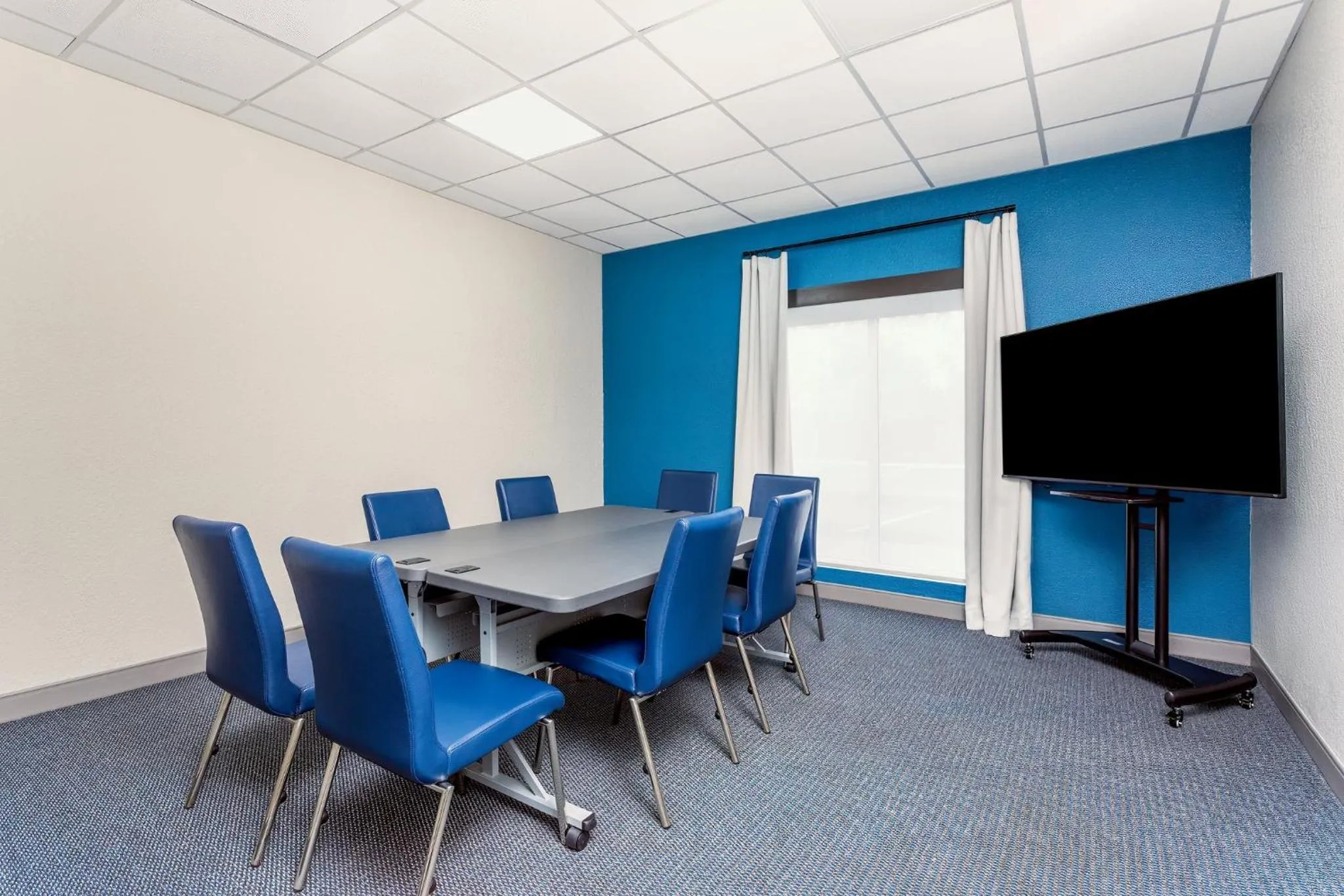 Meeting/conference room in Holiday Inn Express & Suites Ormond Beach - North Daytona by IHG