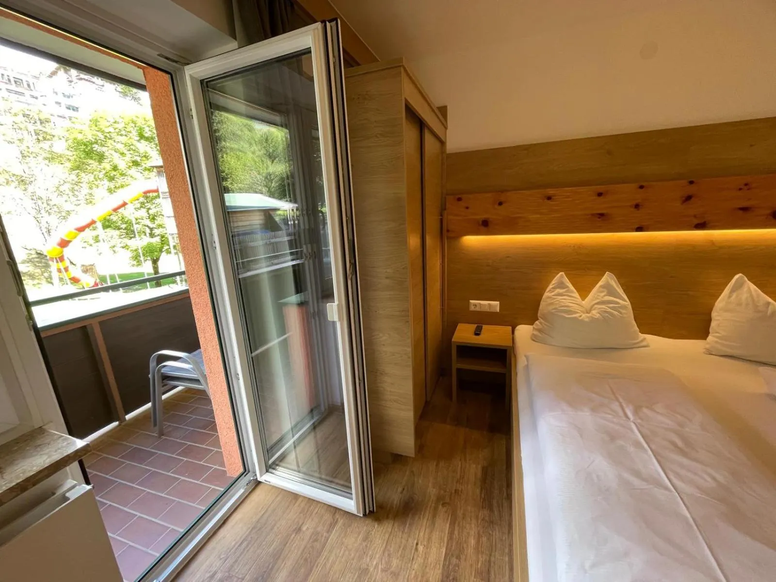 Bed in Pension Ahorn