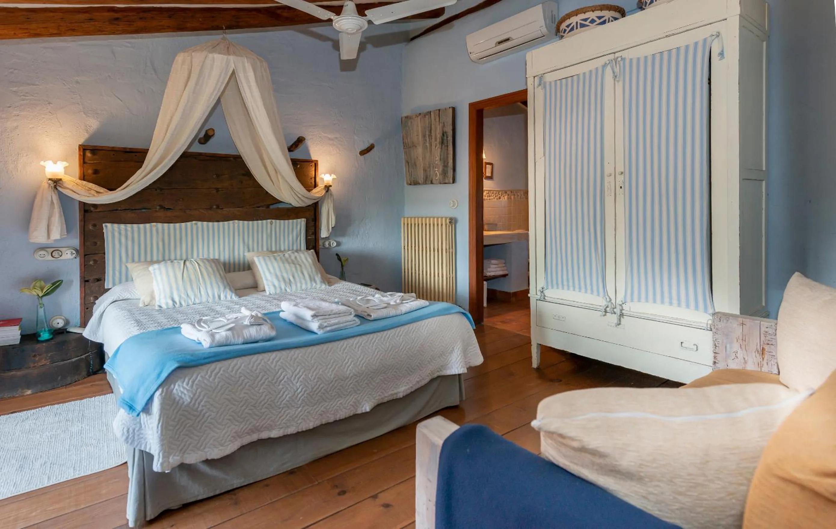 Bed in Les Vinyes Alojamiento Rural Boutique & SPA