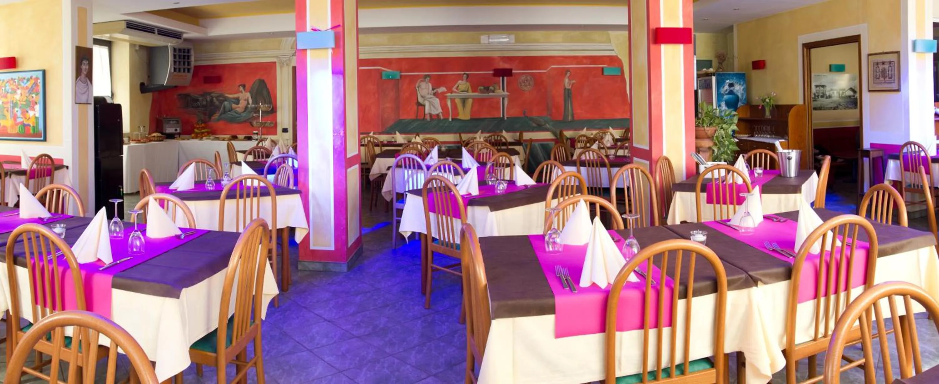 Restaurant/places to eat in Hotel La Fenice