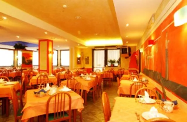 Restaurant/places to eat in Hotel La Fenice