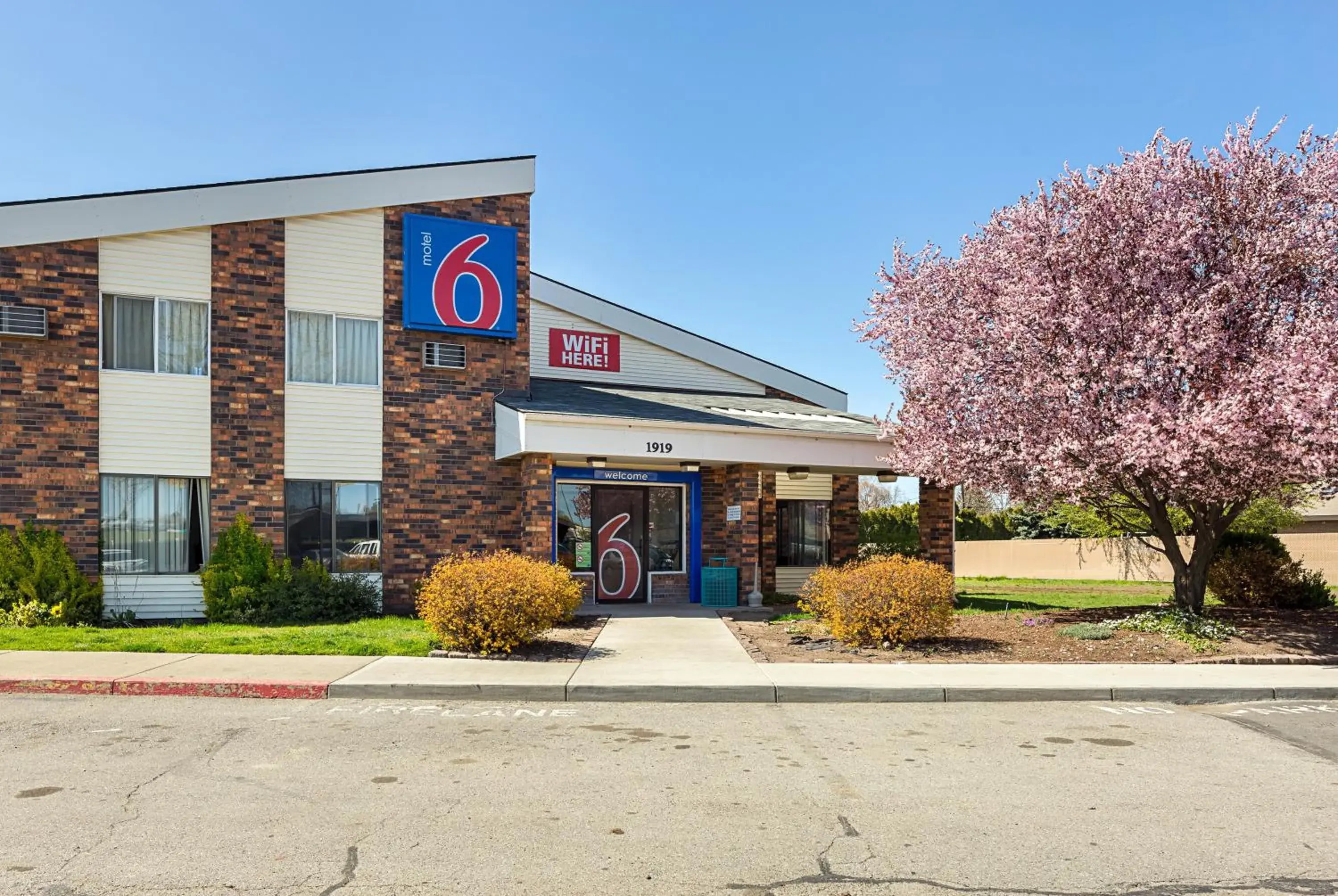 Property building in Motel 6-Spokane, WA - East Property building in Motel 6-Spokane, WA - East