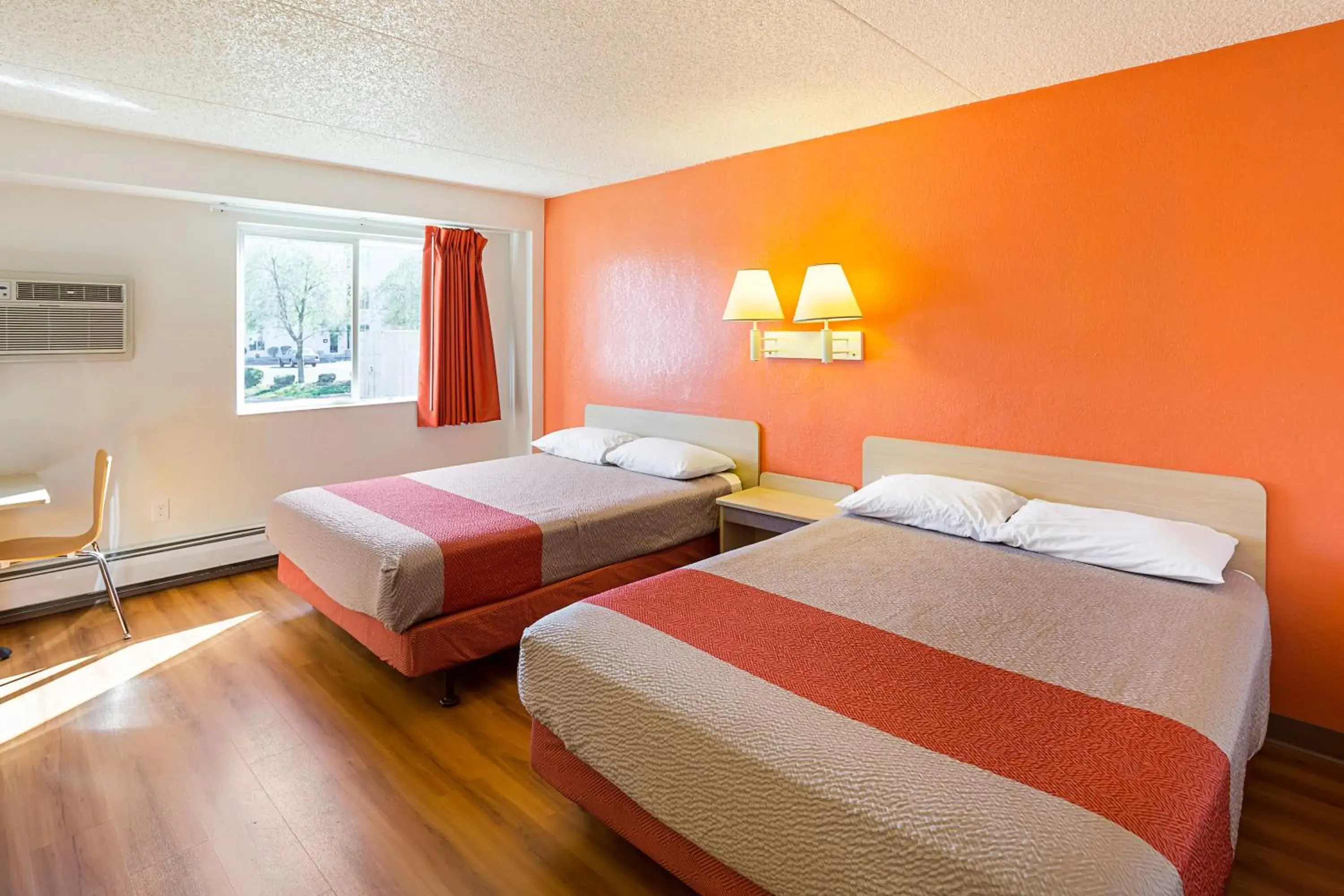 Bedroom, Bed in Motel 6-Spokane, WA - East Bedroom, Bed in Motel 6-Spokane, WA - East