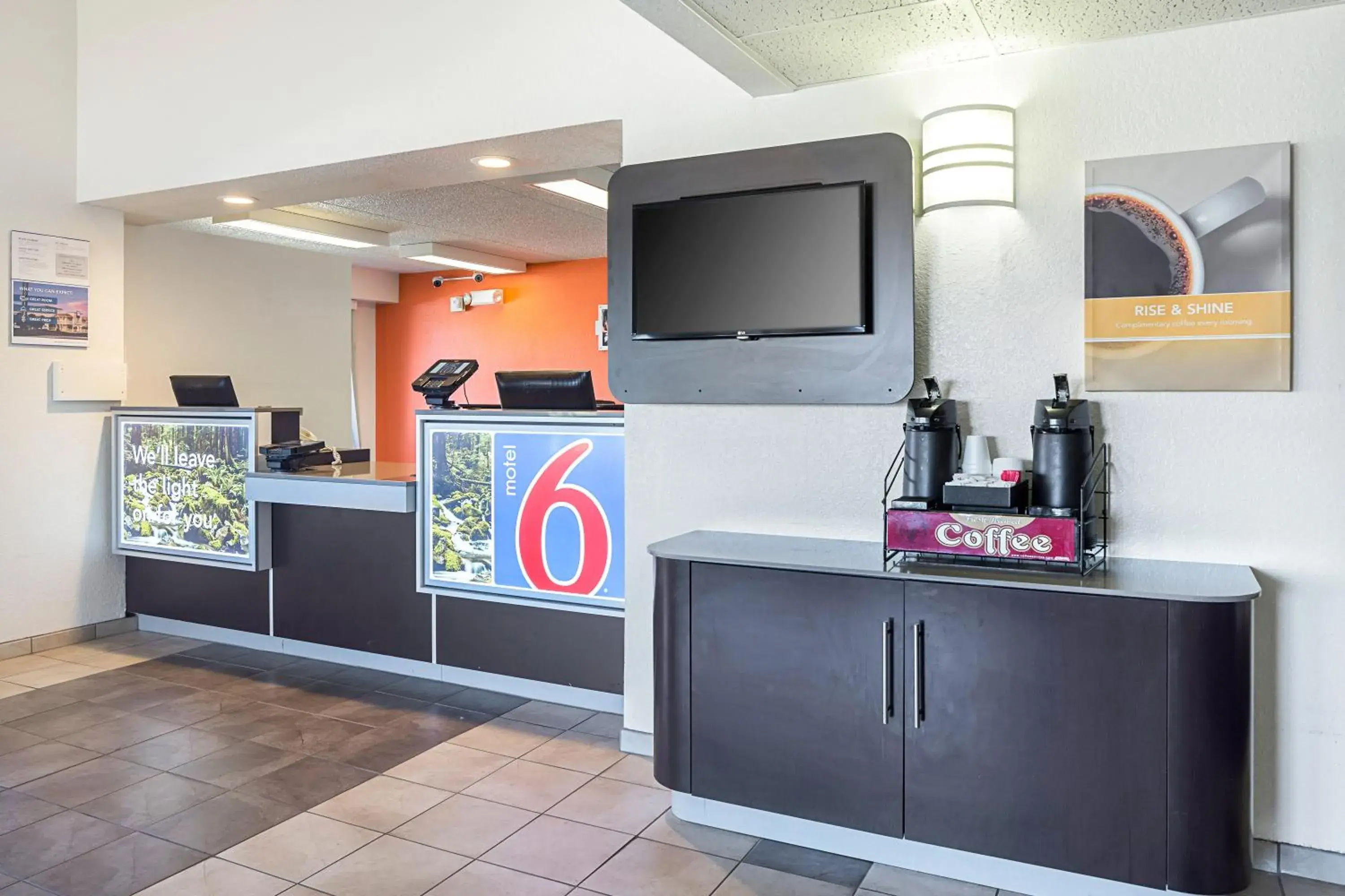 Lobby or reception in Motel 6-Spokane, WA - East Lobby or reception in Motel 6-Spokane, WA - East