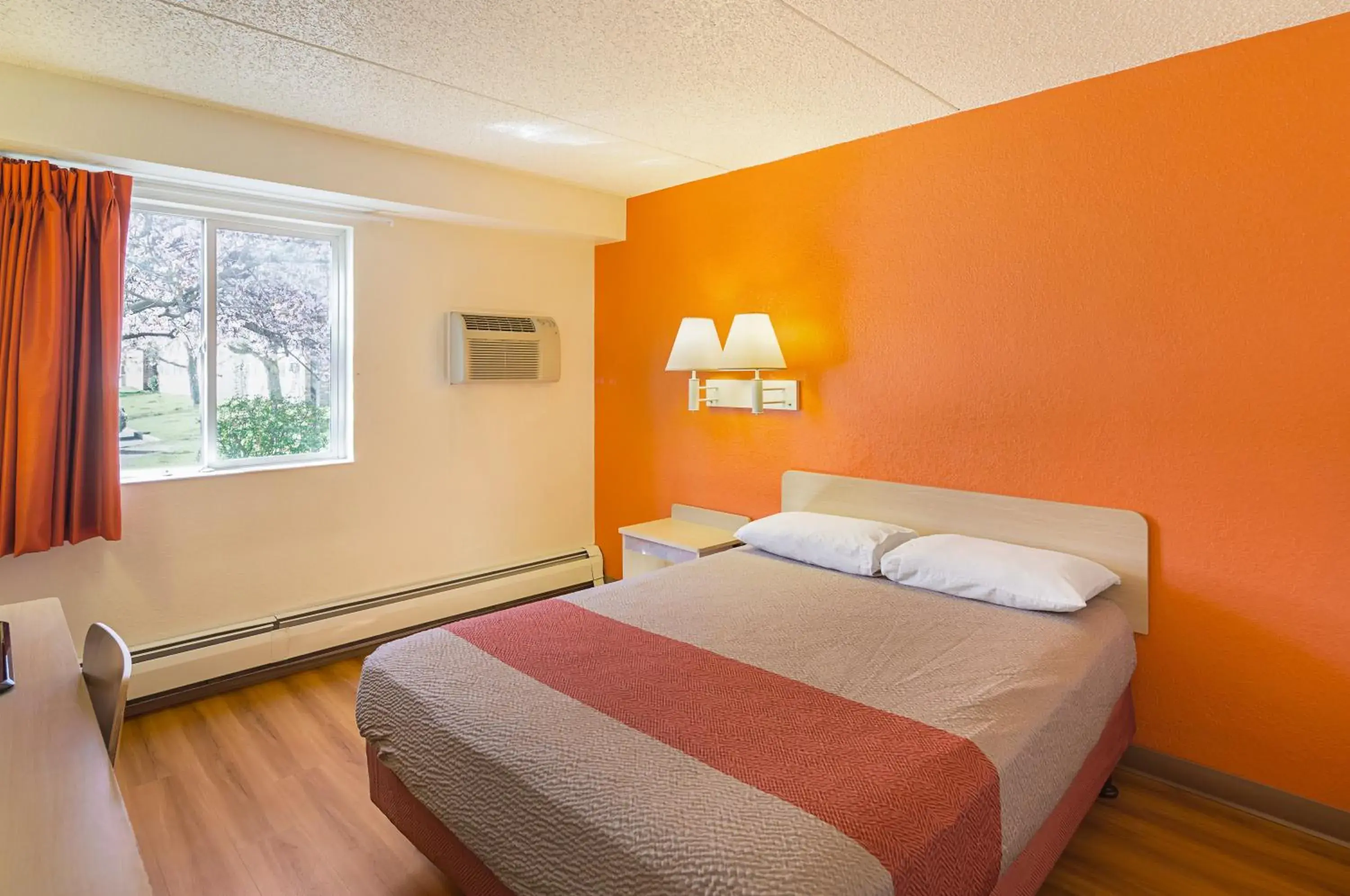 Bedroom, Bed in Motel 6-Spokane, WA - East Bedroom, Bed in Motel 6-Spokane, WA - East