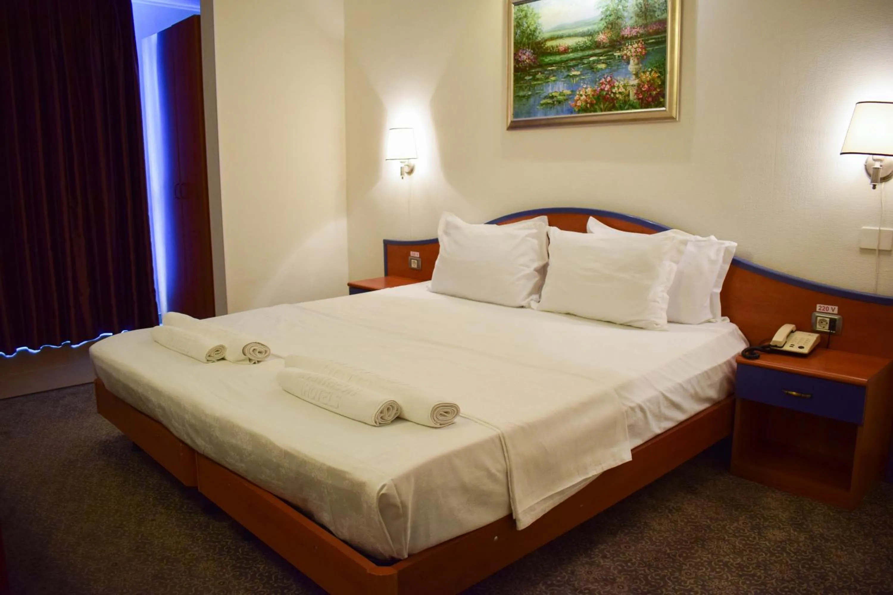 Bed in Bavaria Blu Hotel and Conference Centre