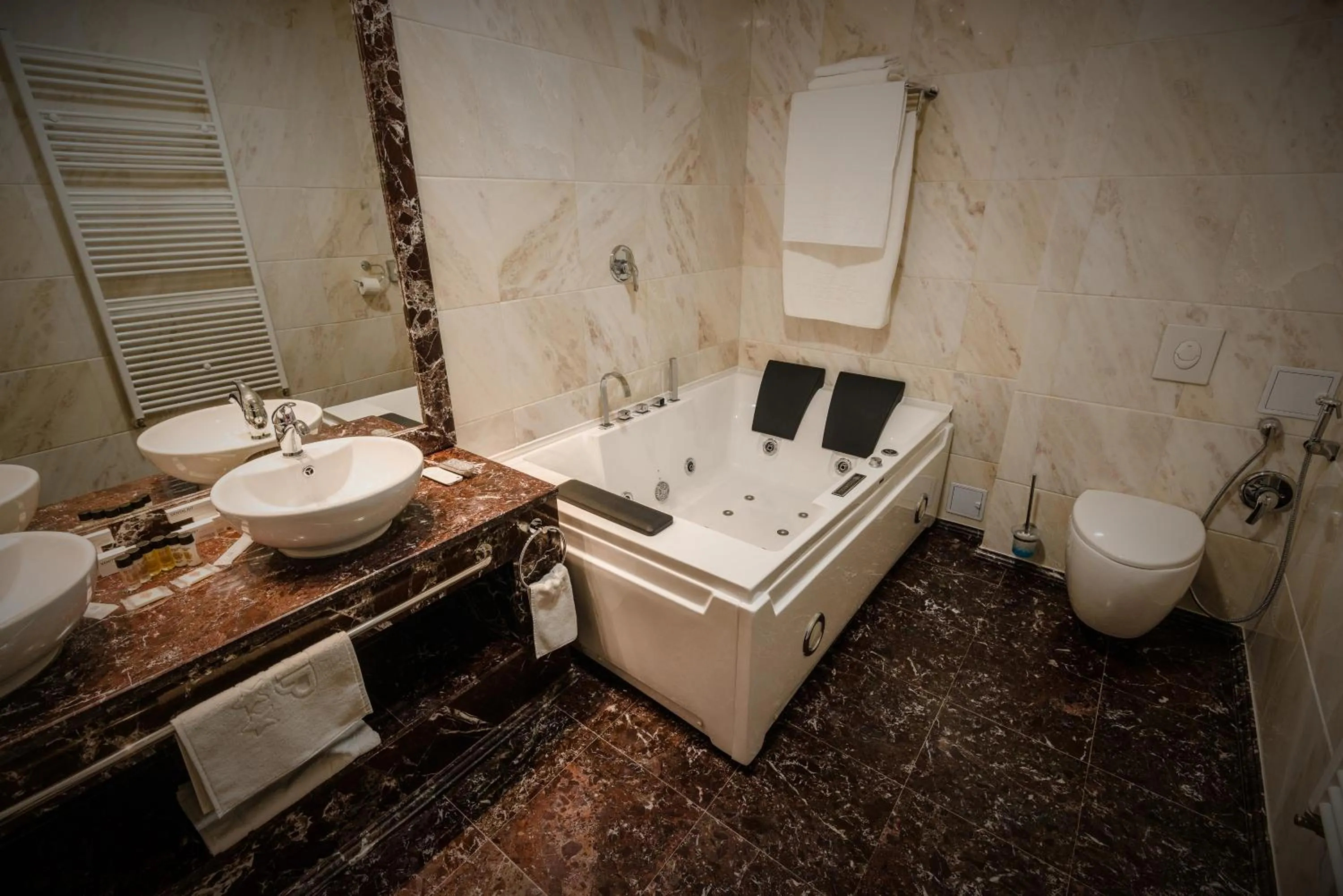 Bavaria Blu Hotel and Conference Centre