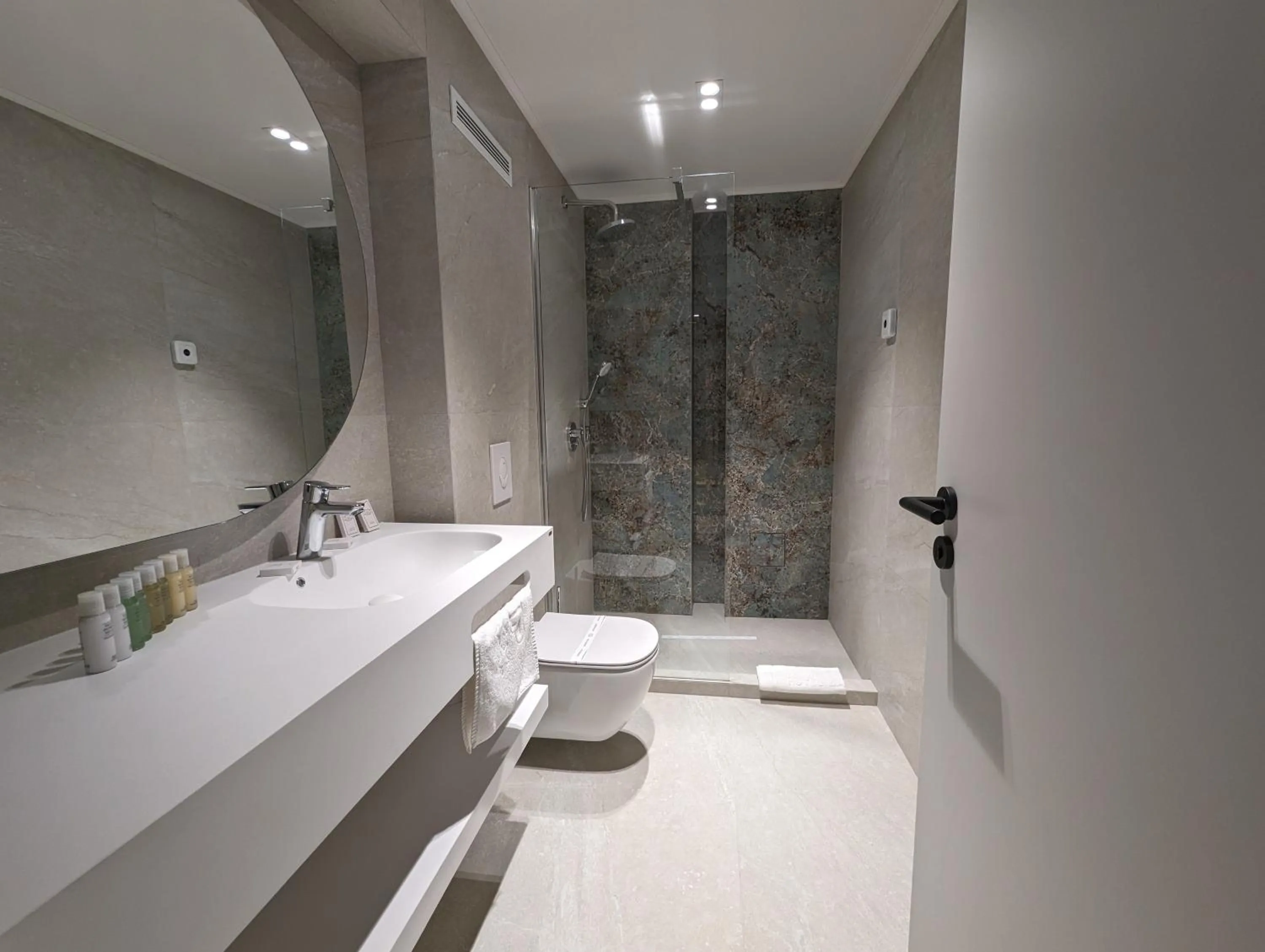 Bavaria Blu Hotel and Conference Centre