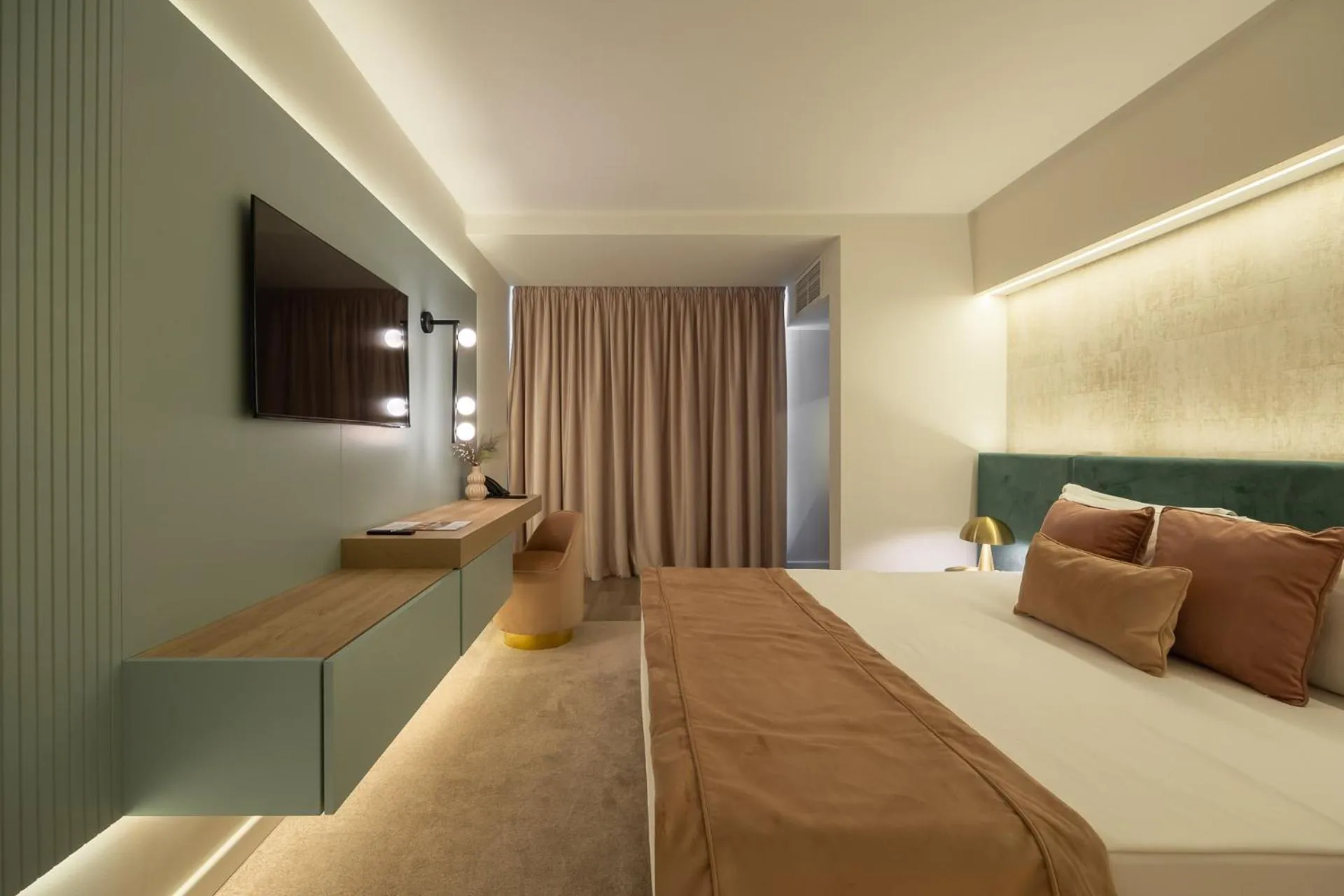 Bed in Bavaria Blu Hotel and Conference Centre