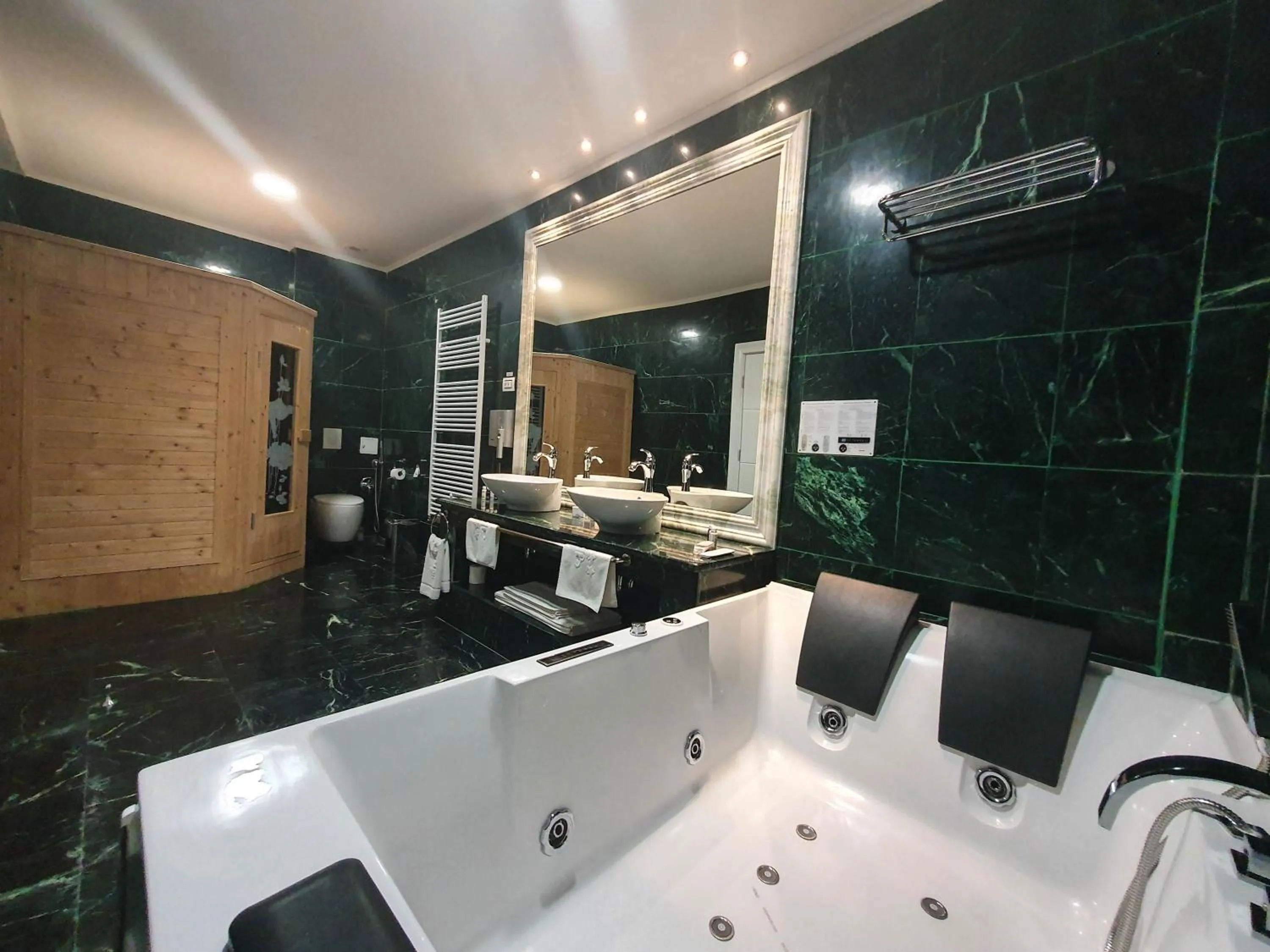 Bavaria Blu Hotel and Conference Centre