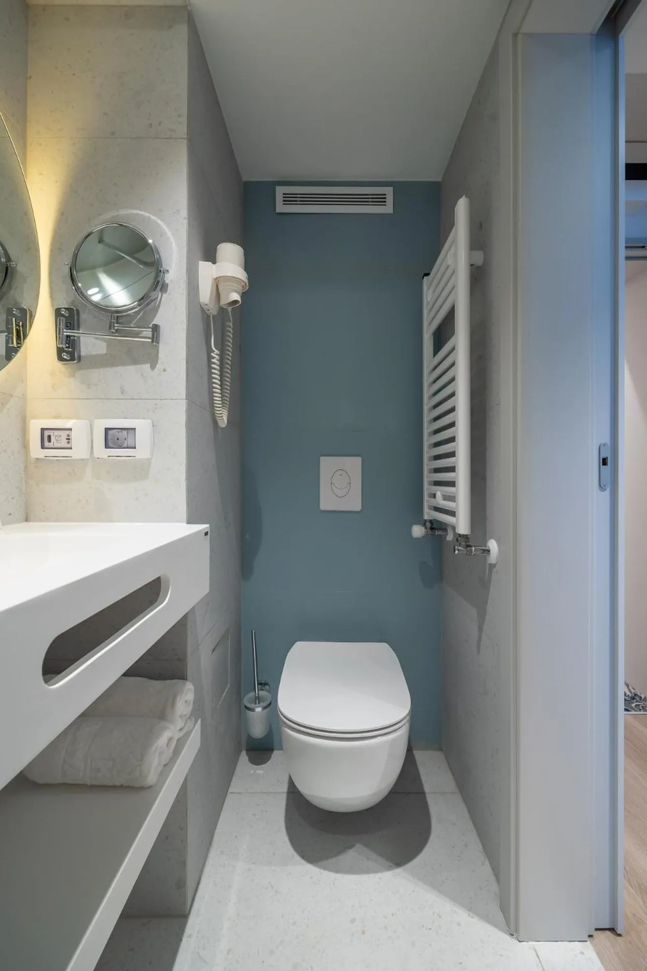 Bavaria Blu Hotel and Conference Centre