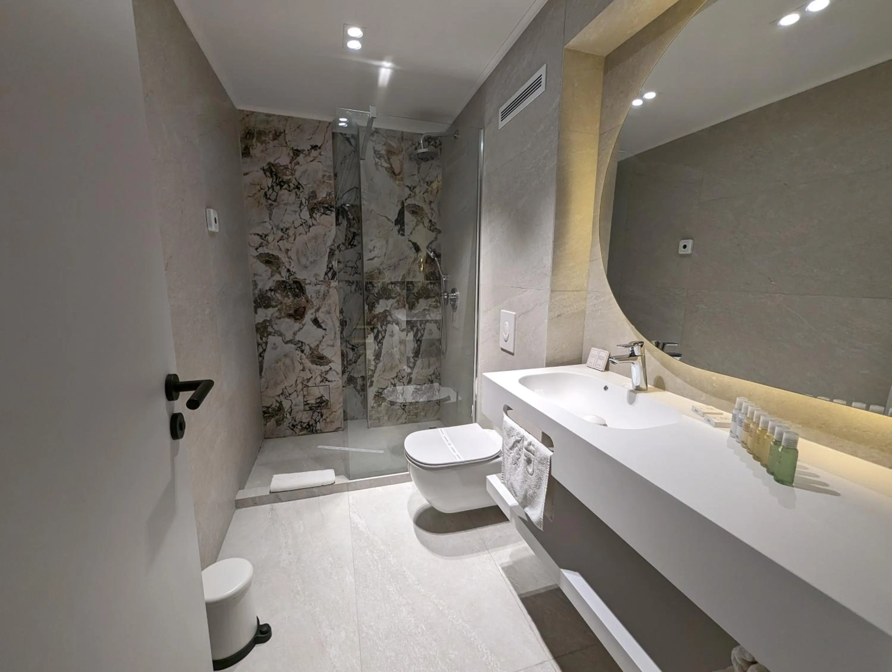 Bavaria Blu Hotel and Conference Centre