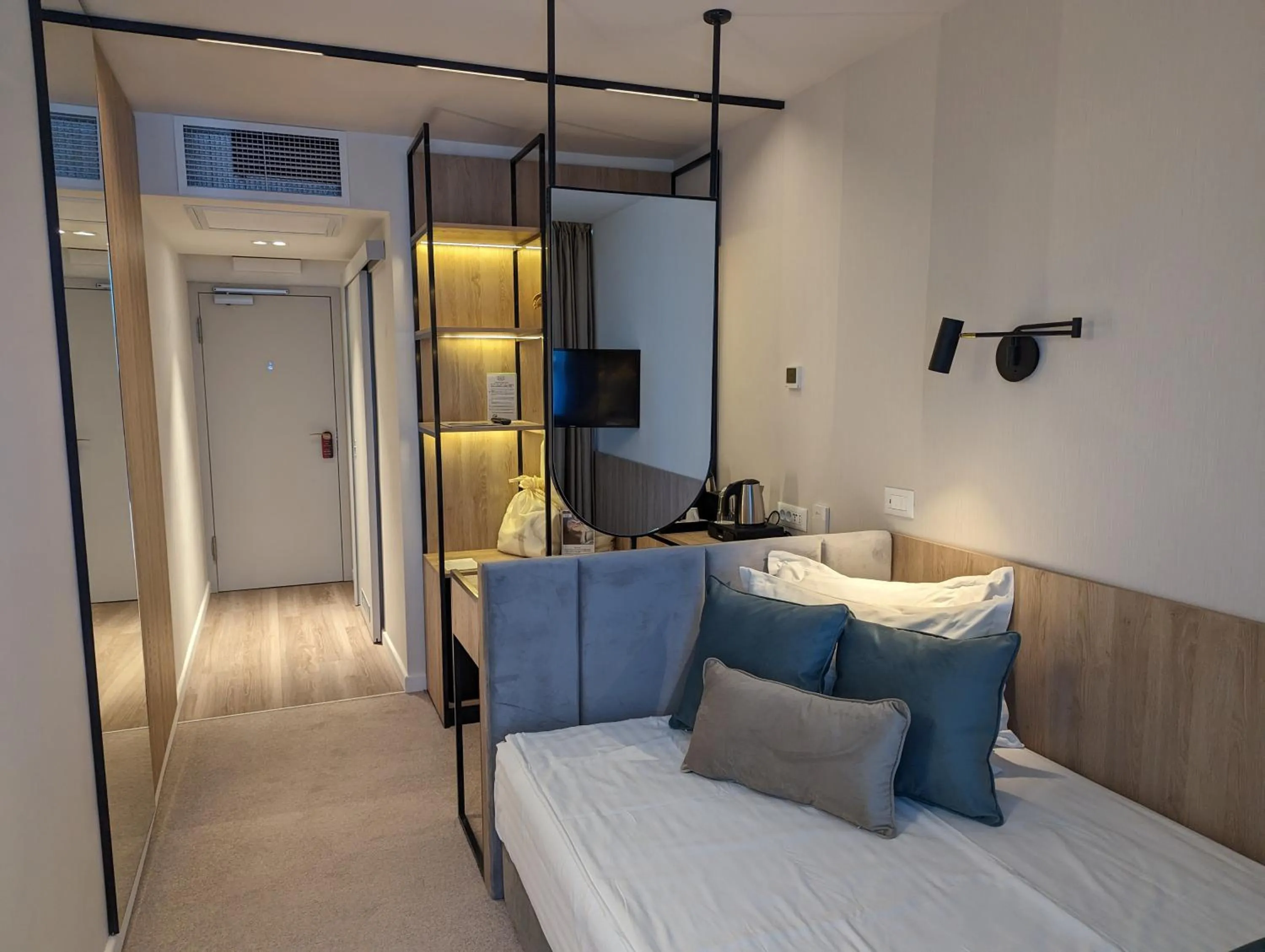 Bed in Bavaria Blu Hotel and Conference Centre