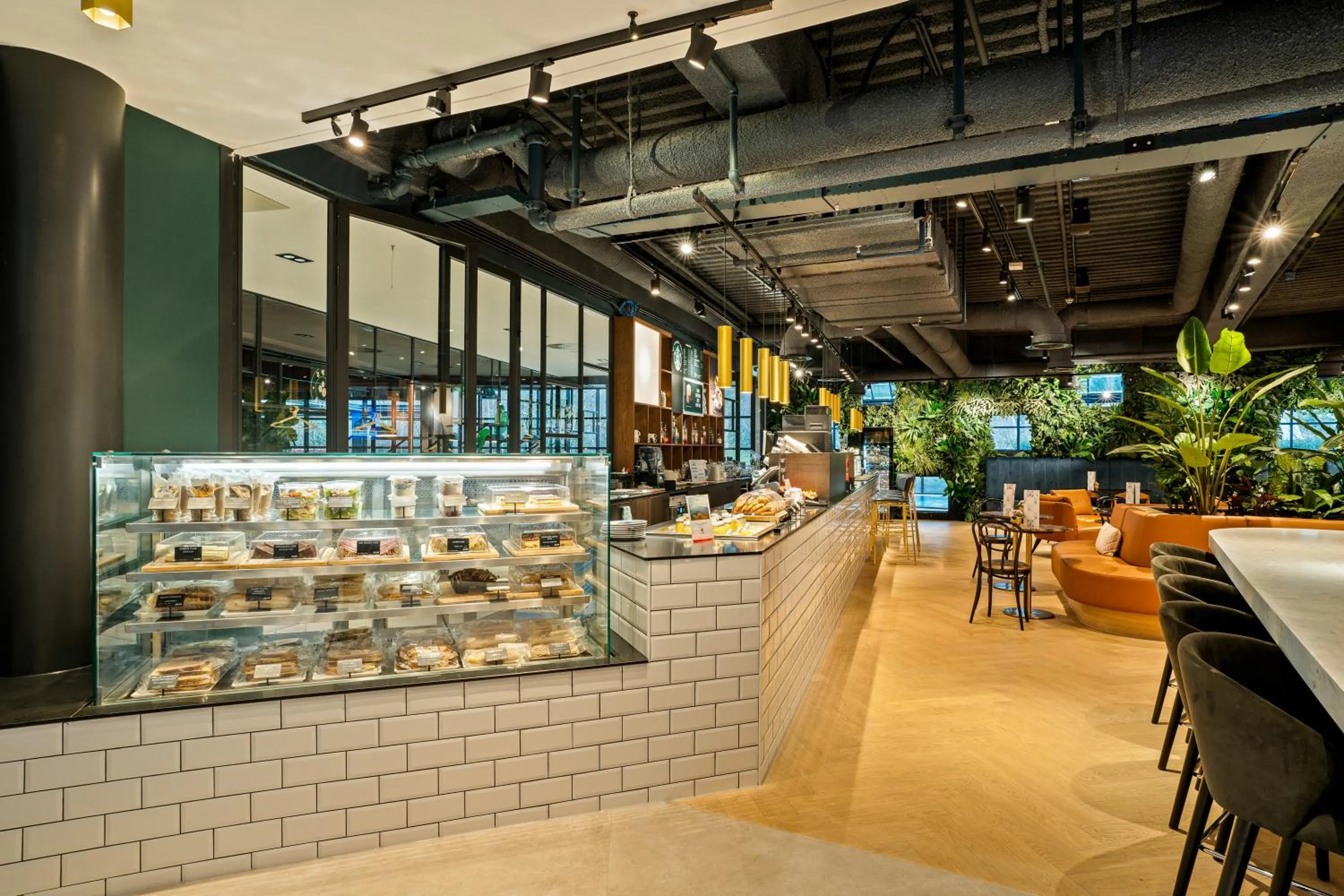 Lounge or bar in Corendon Urban Amsterdam Schiphol Airport Hotel