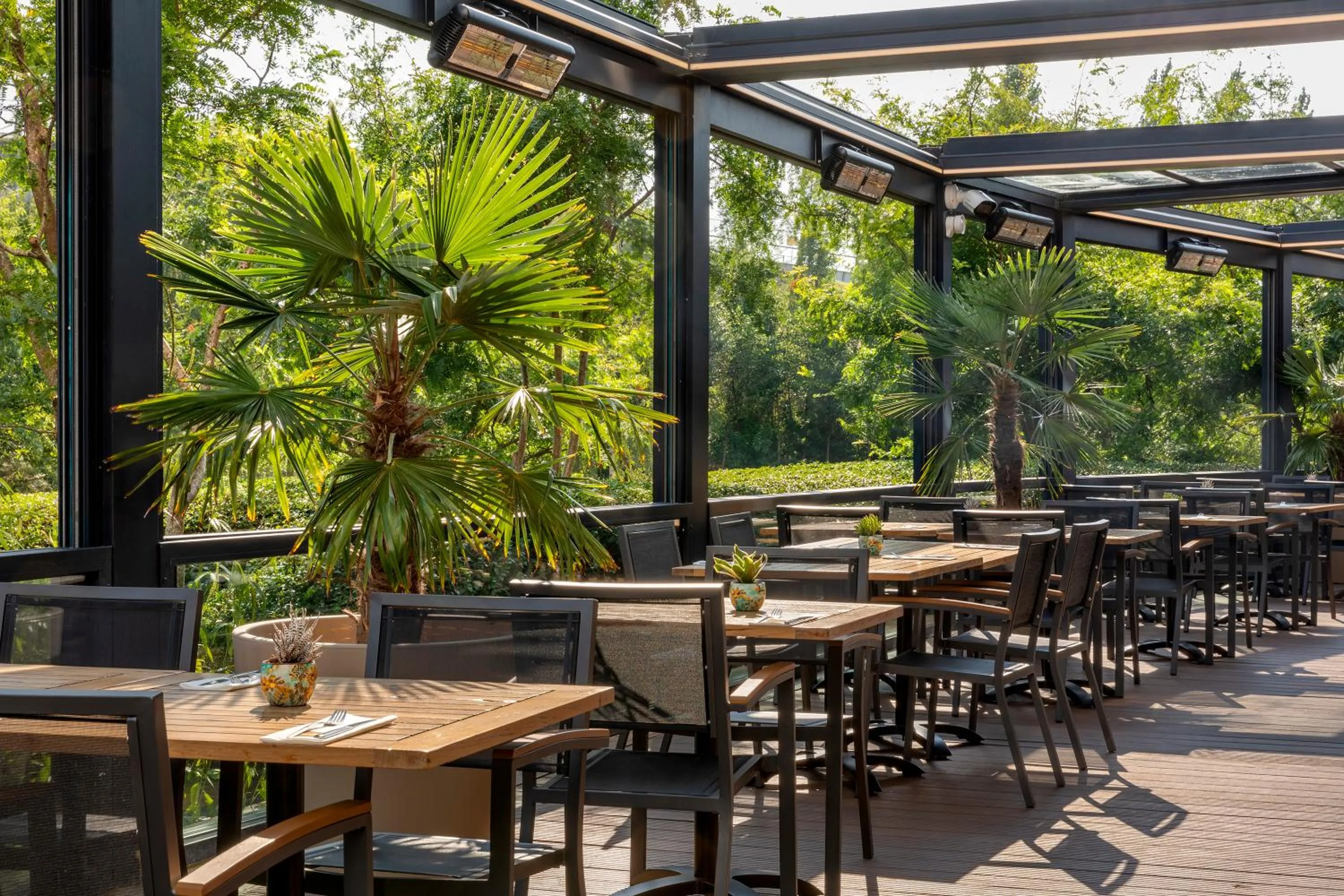 Garden in Corendon Urban Amsterdam Schiphol Airport Hotel