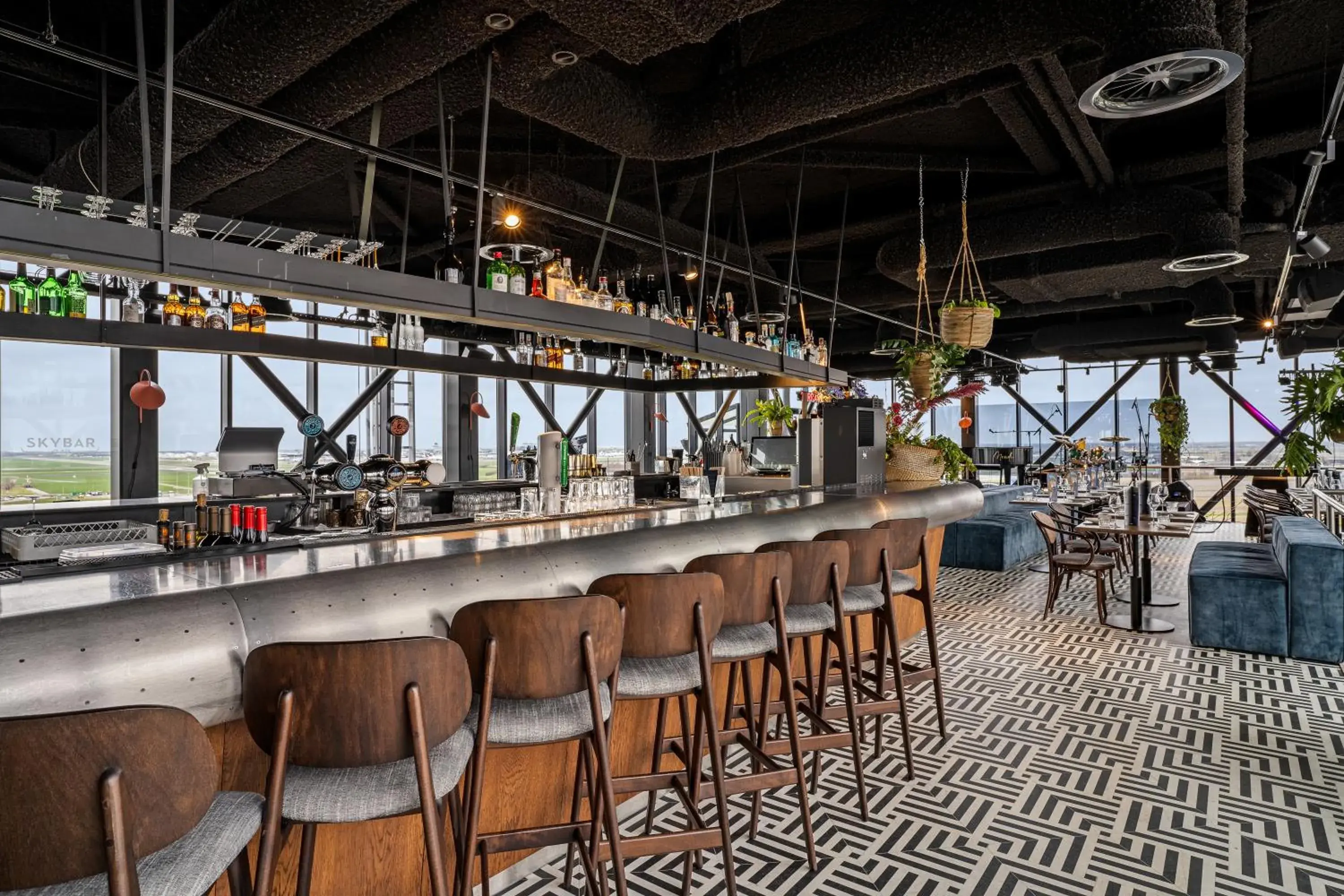 Lounge or bar in Corendon Urban Amsterdam Schiphol Airport Hotel Lounge or bar in Corendon Urban Amsterdam Schiphol Airport Hotel