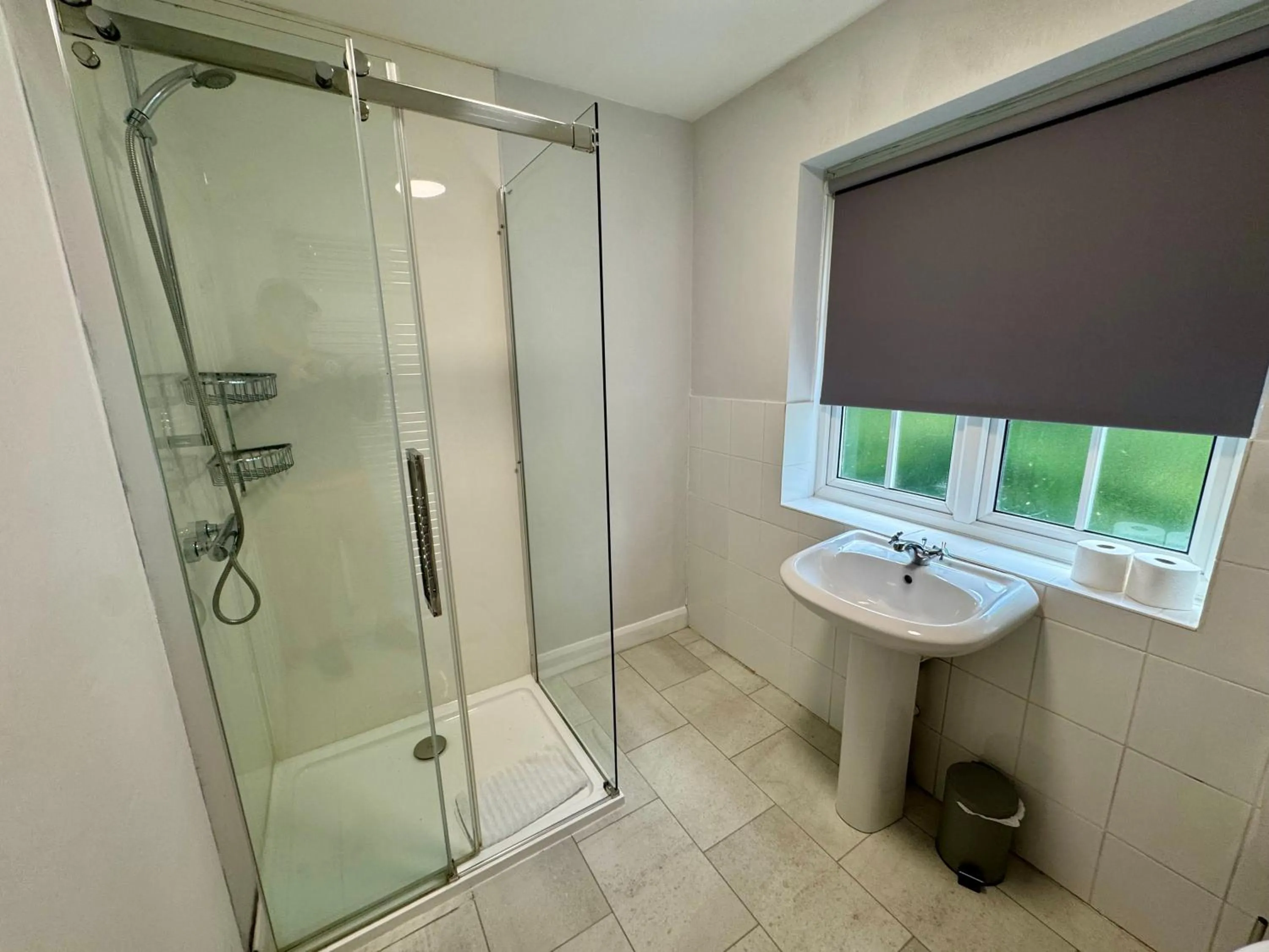 Brentwood Hotel & Apartments