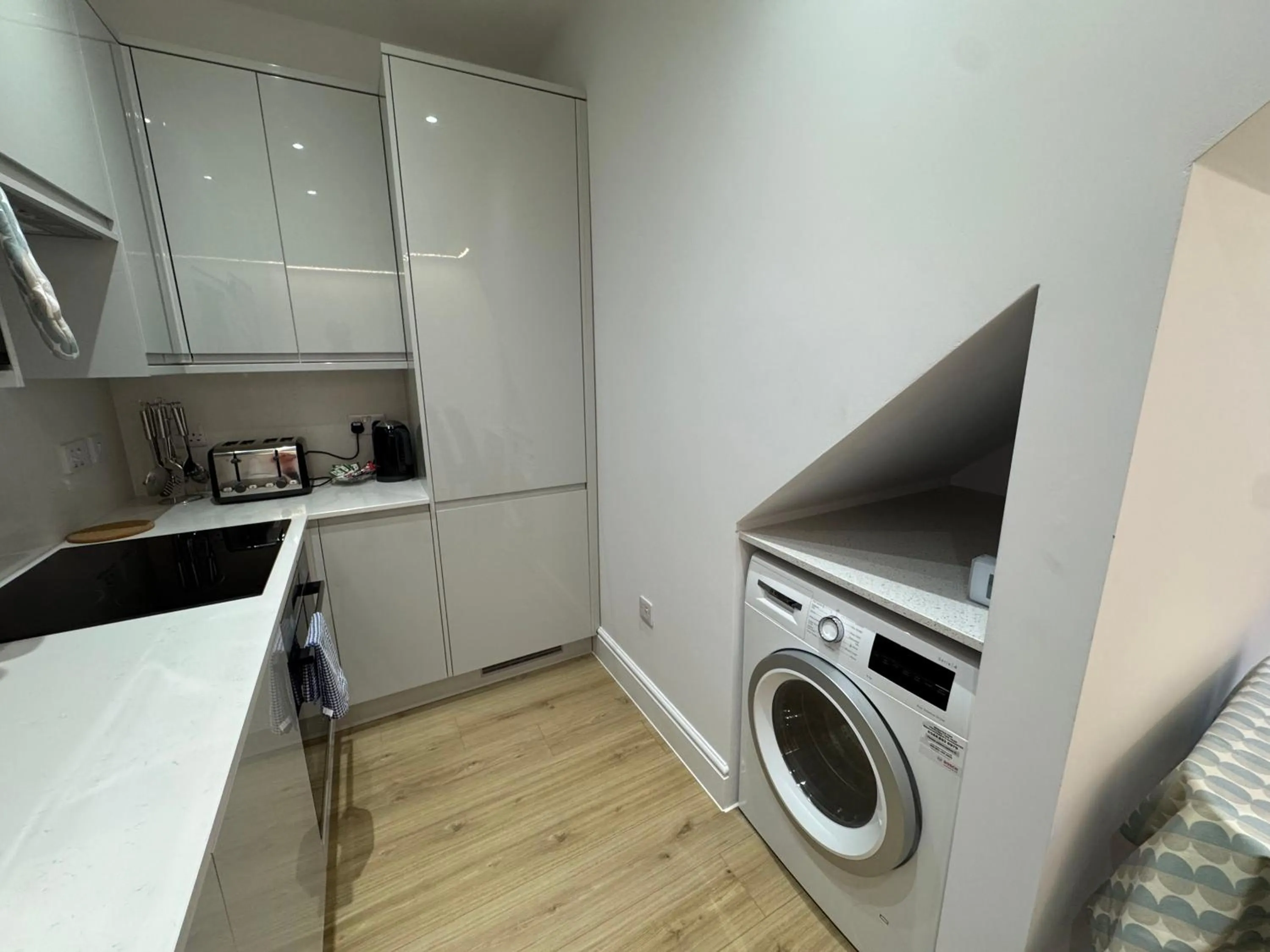 Brentwood Hotel & Apartments