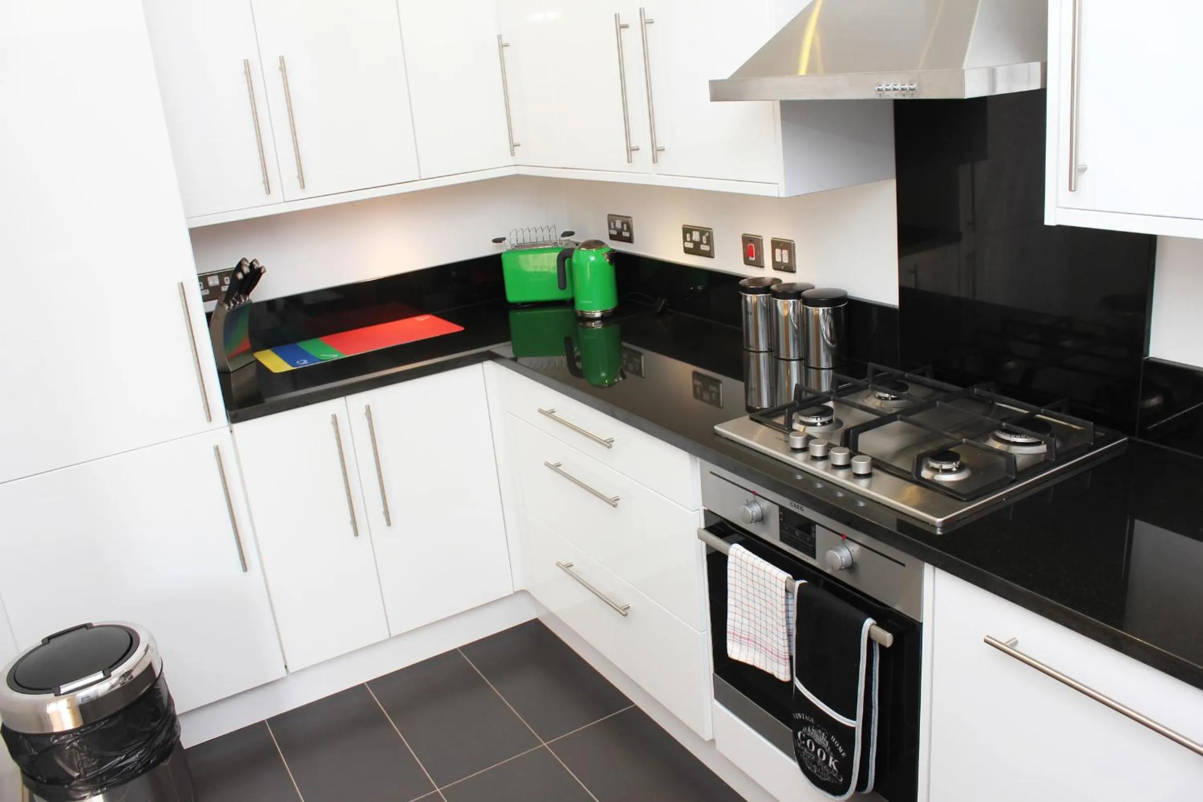 Brentwood Hotel & Apartments