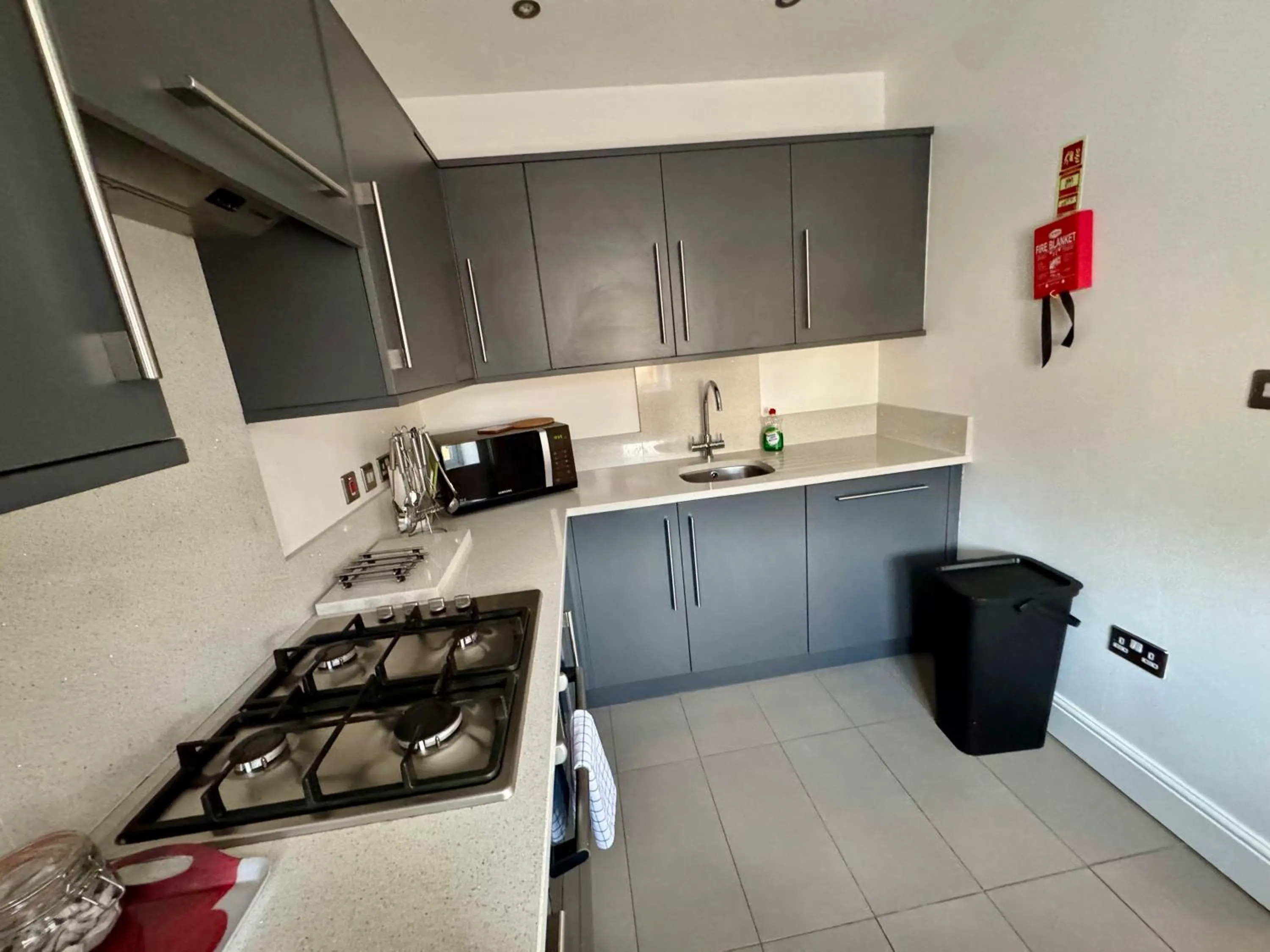 Brentwood Hotel & Apartments