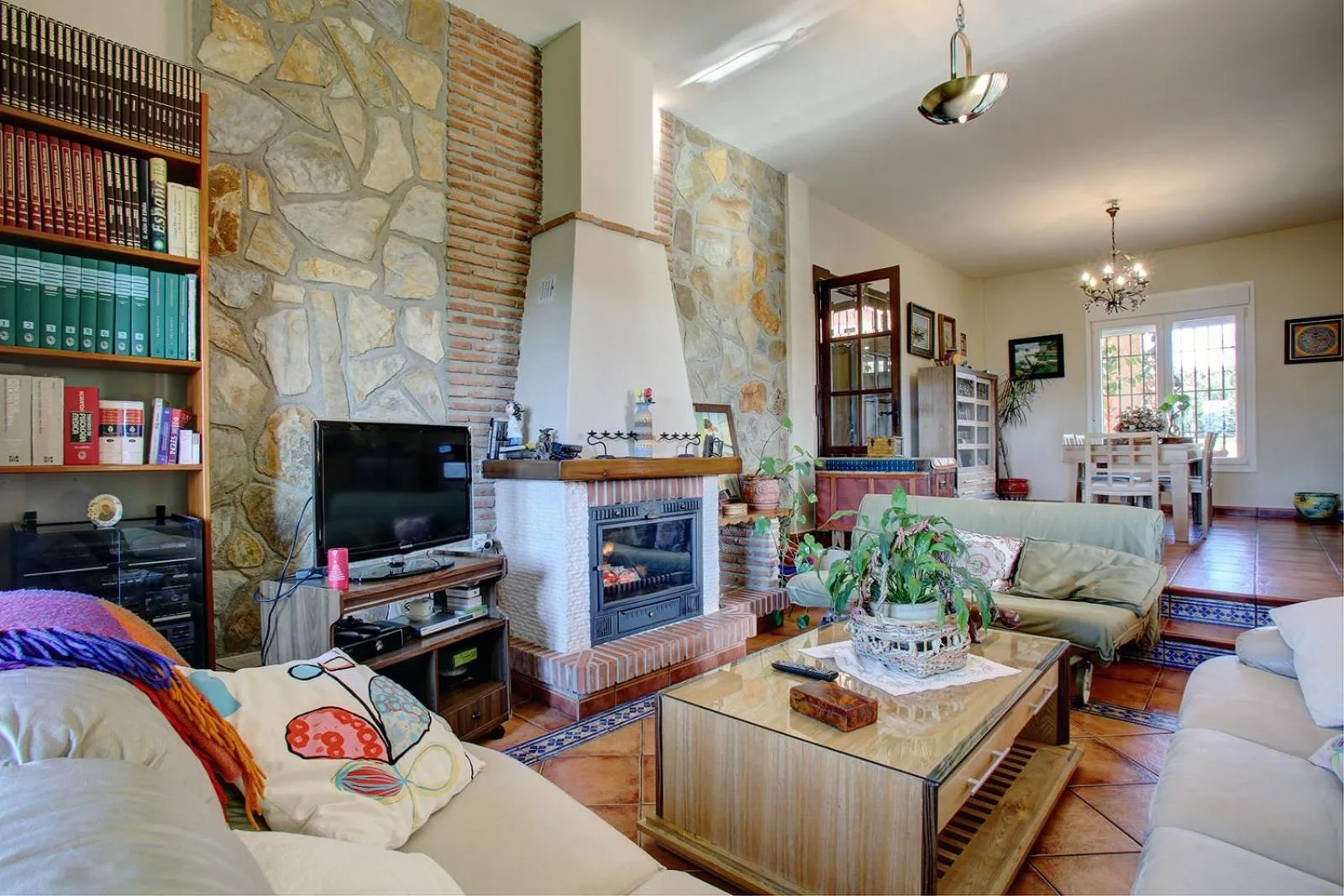 TV and multimedia in Los Picachos 10