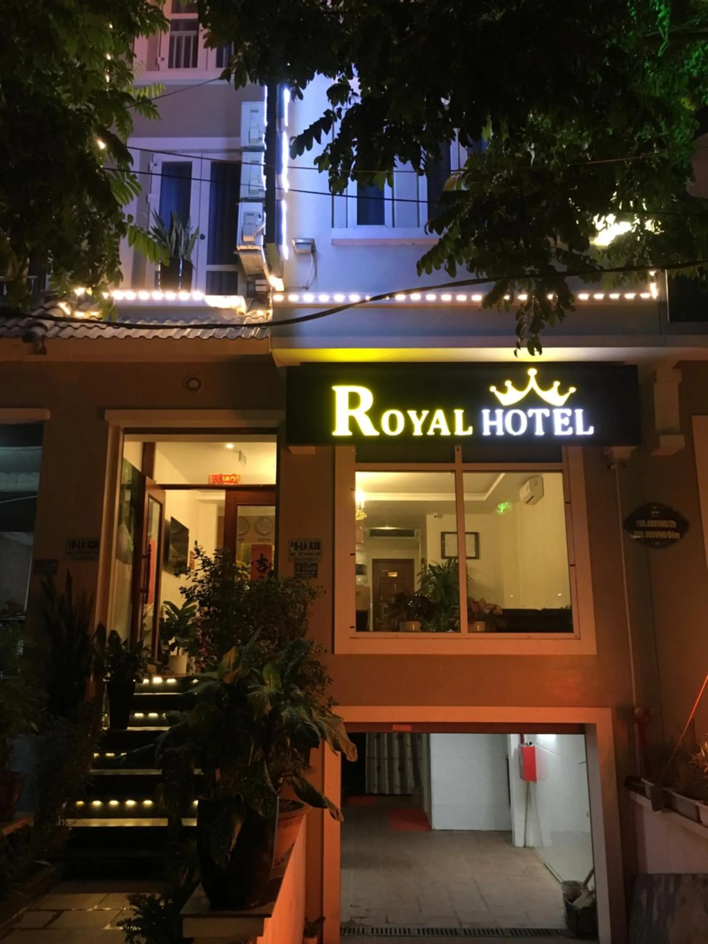 Facade/entrance in Hotel Royal