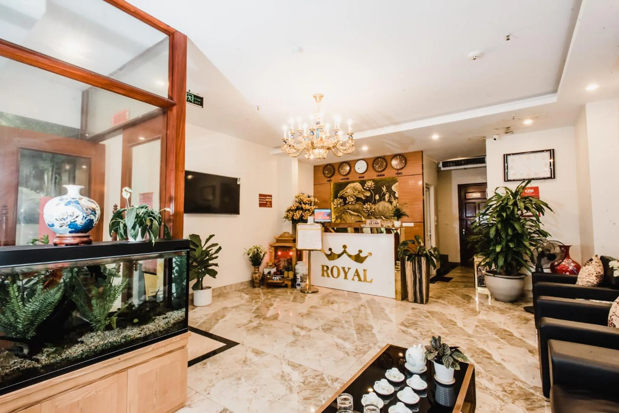 Communal lounge/ TV room in Hotel Royal