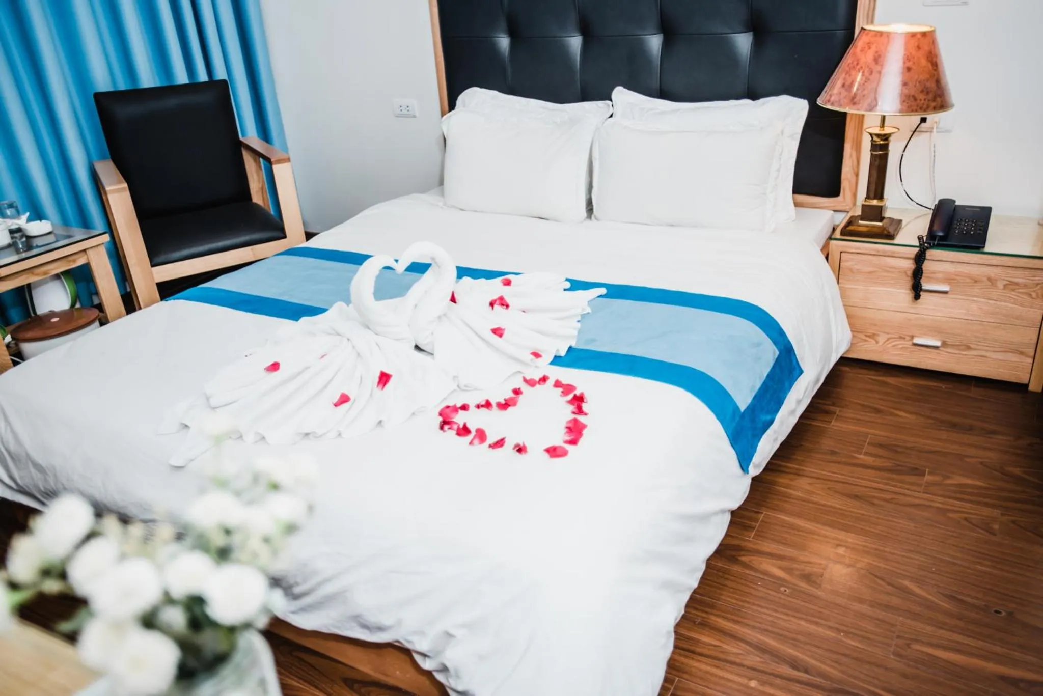 Bedroom, Bed in Hotel Royal