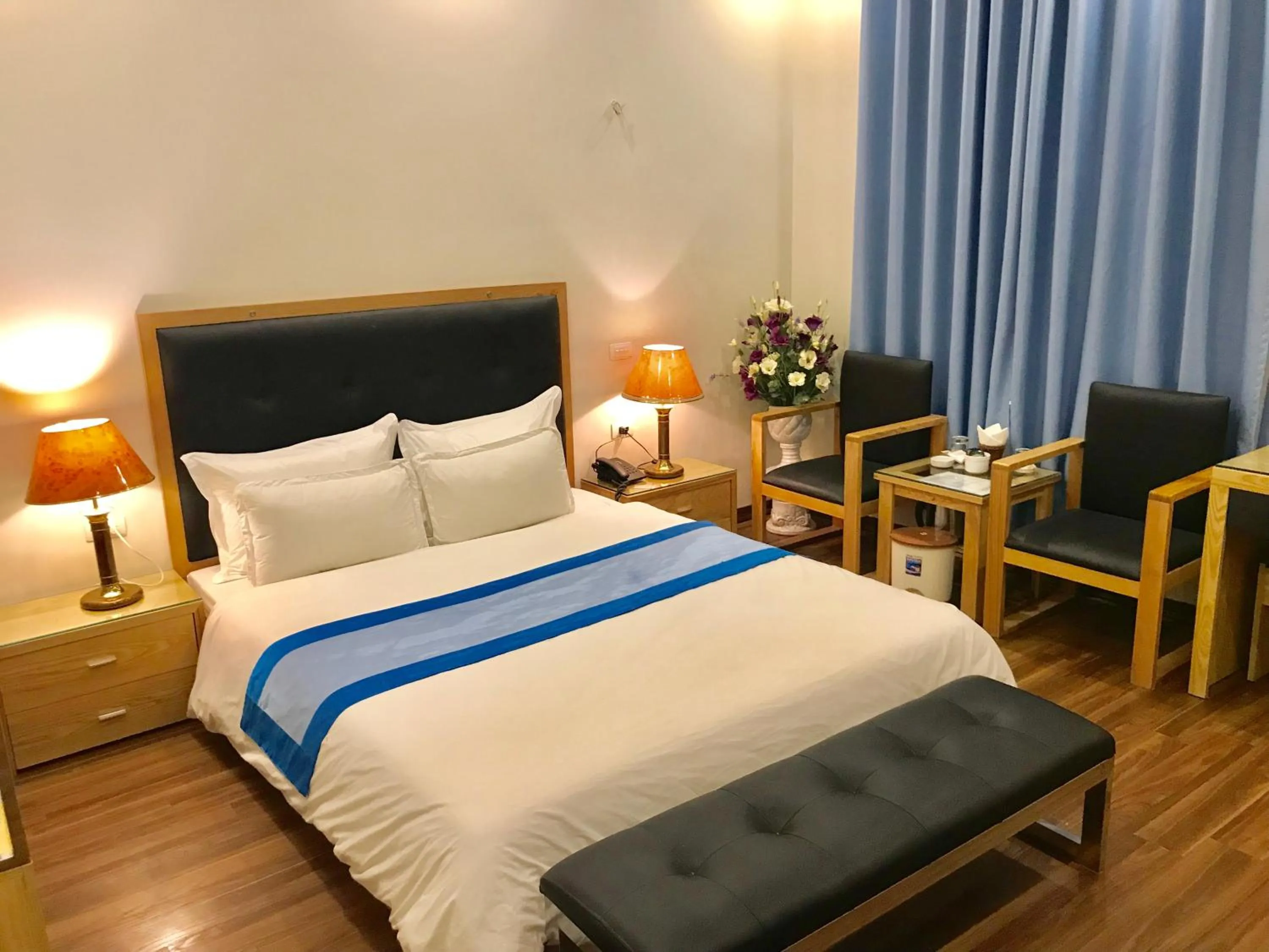 Bedroom, Bed in Hotel Royal