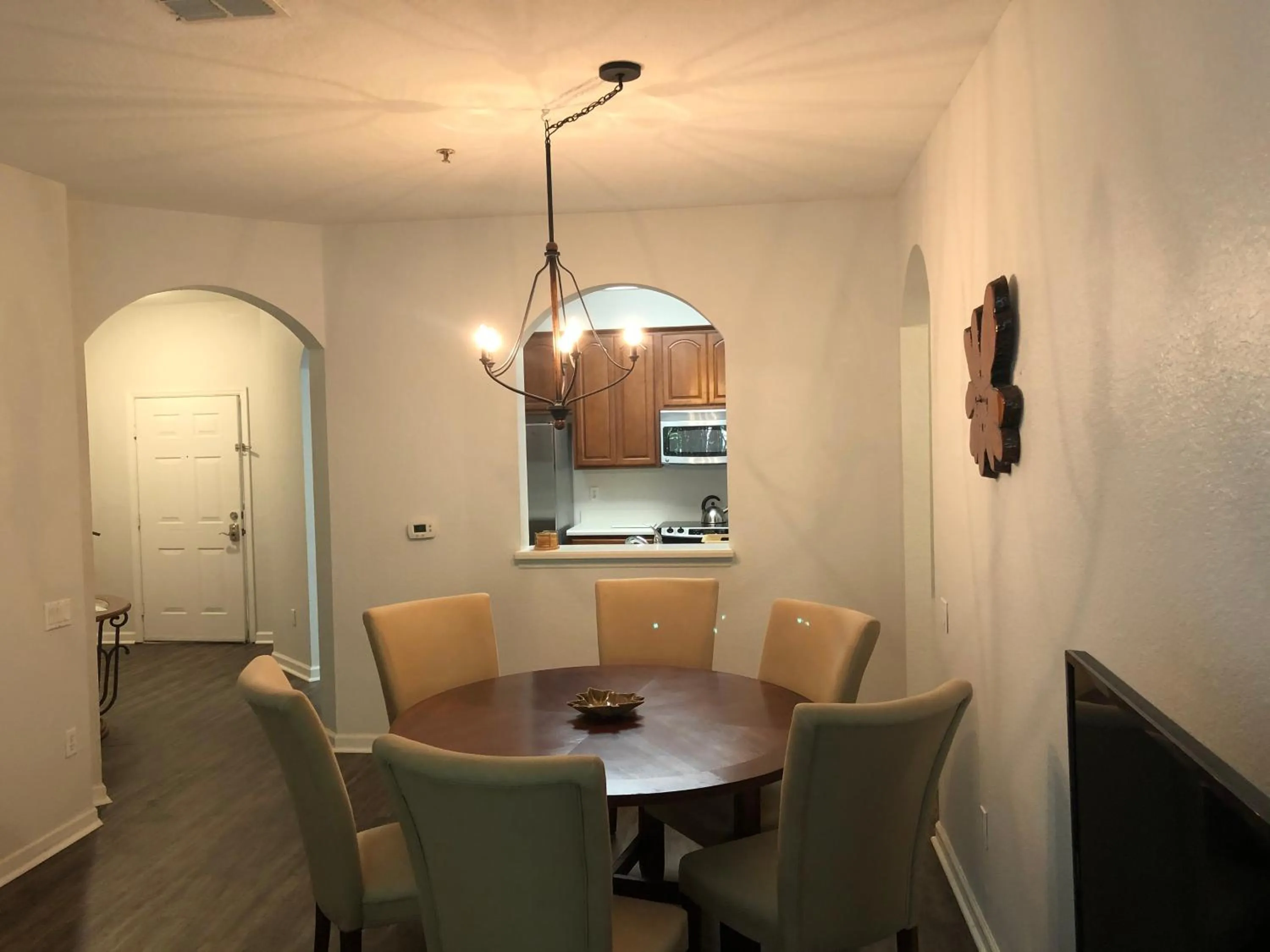 Dining area in Vista Cay Inn
