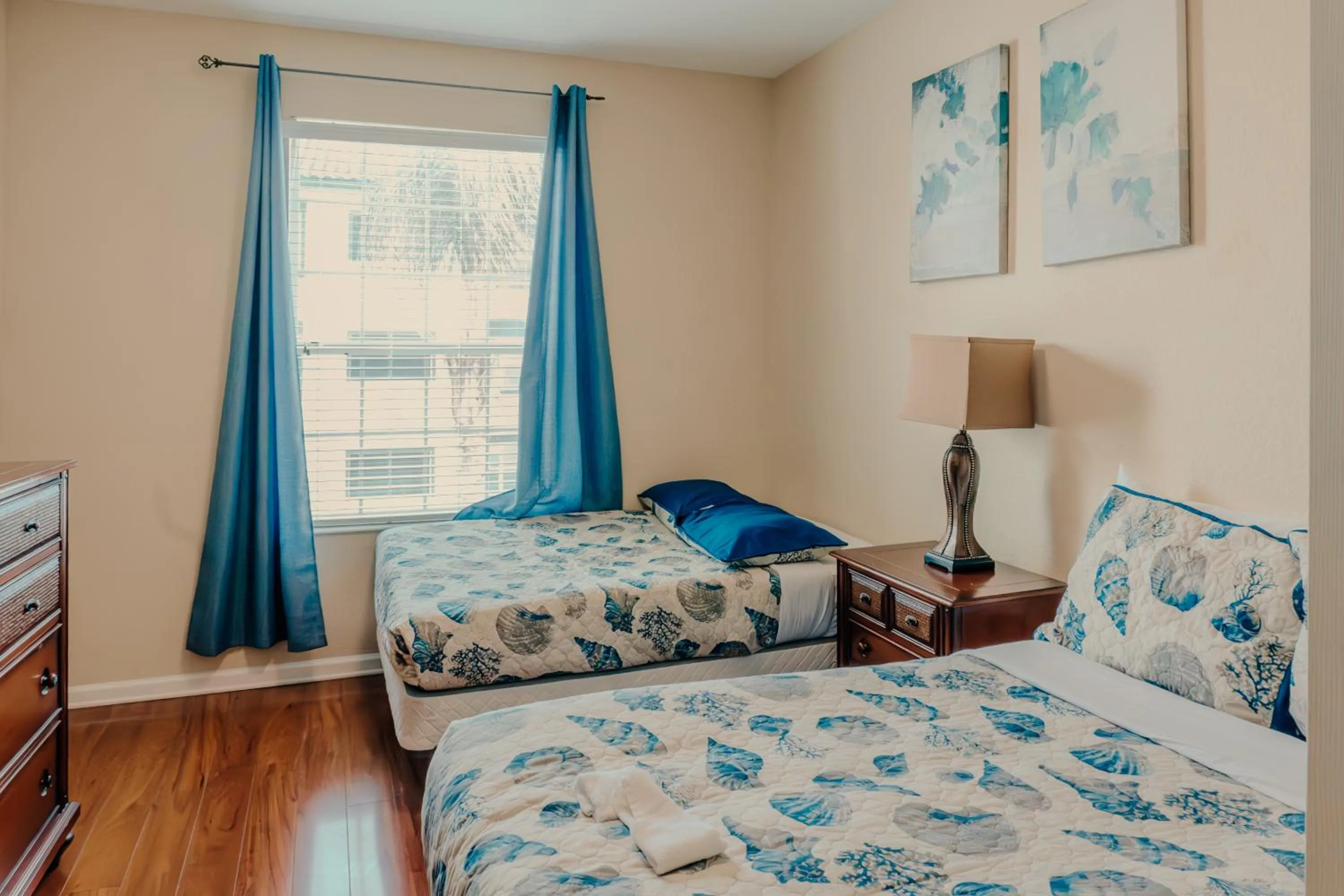 Bed in Vista Cay Inn