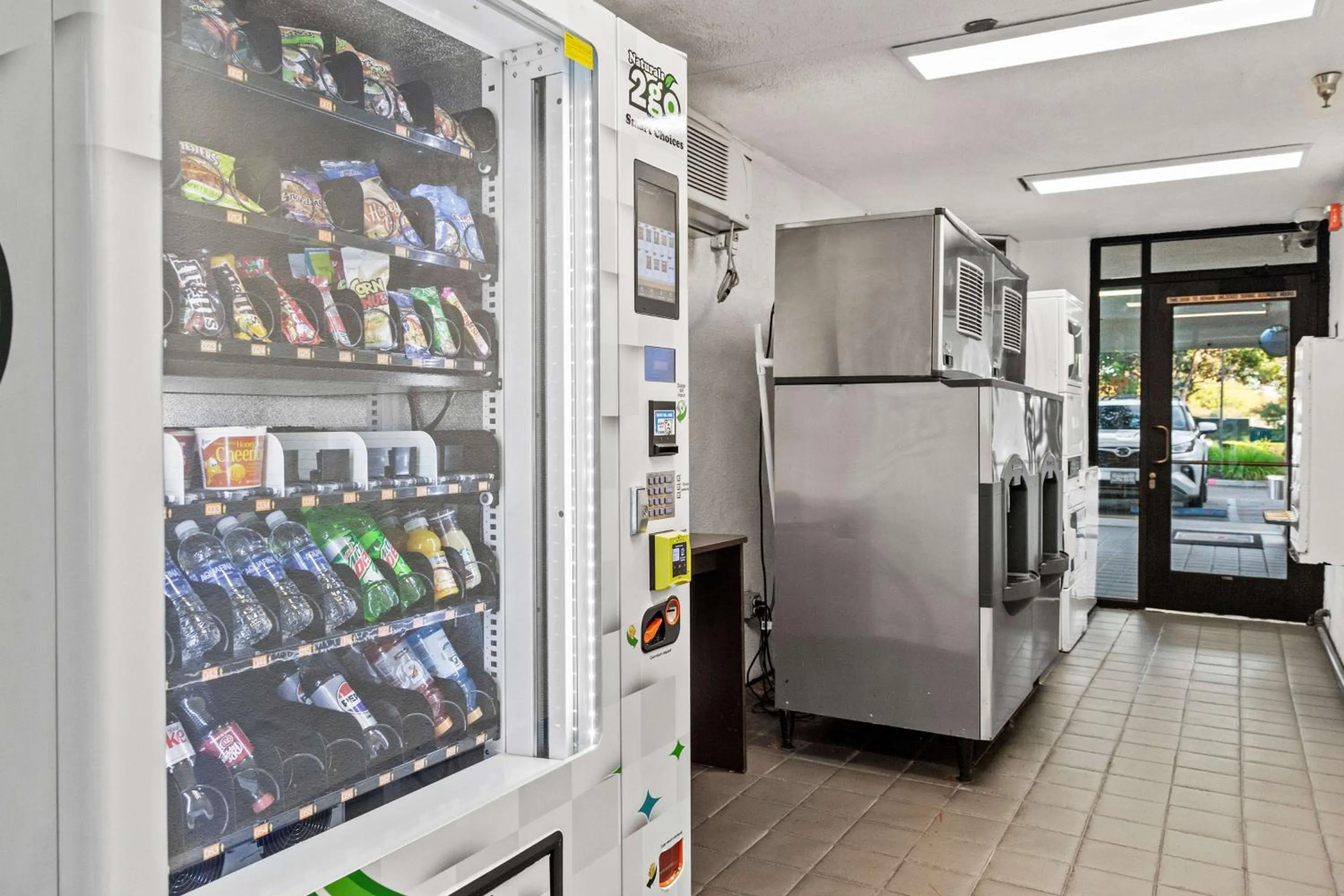 Property building in Motel 6-San Luis Obispo, CA - South