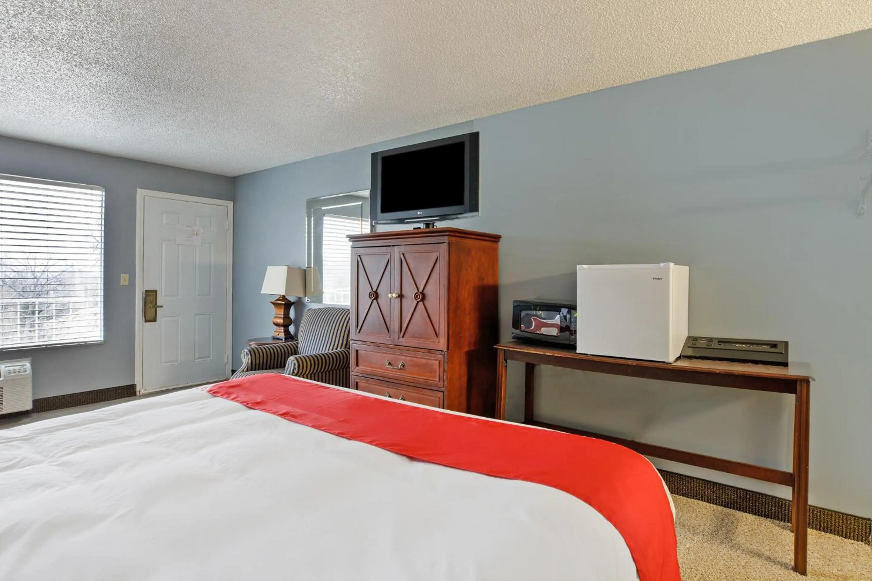 Bedroom in OYO Hotel Branson MO-165