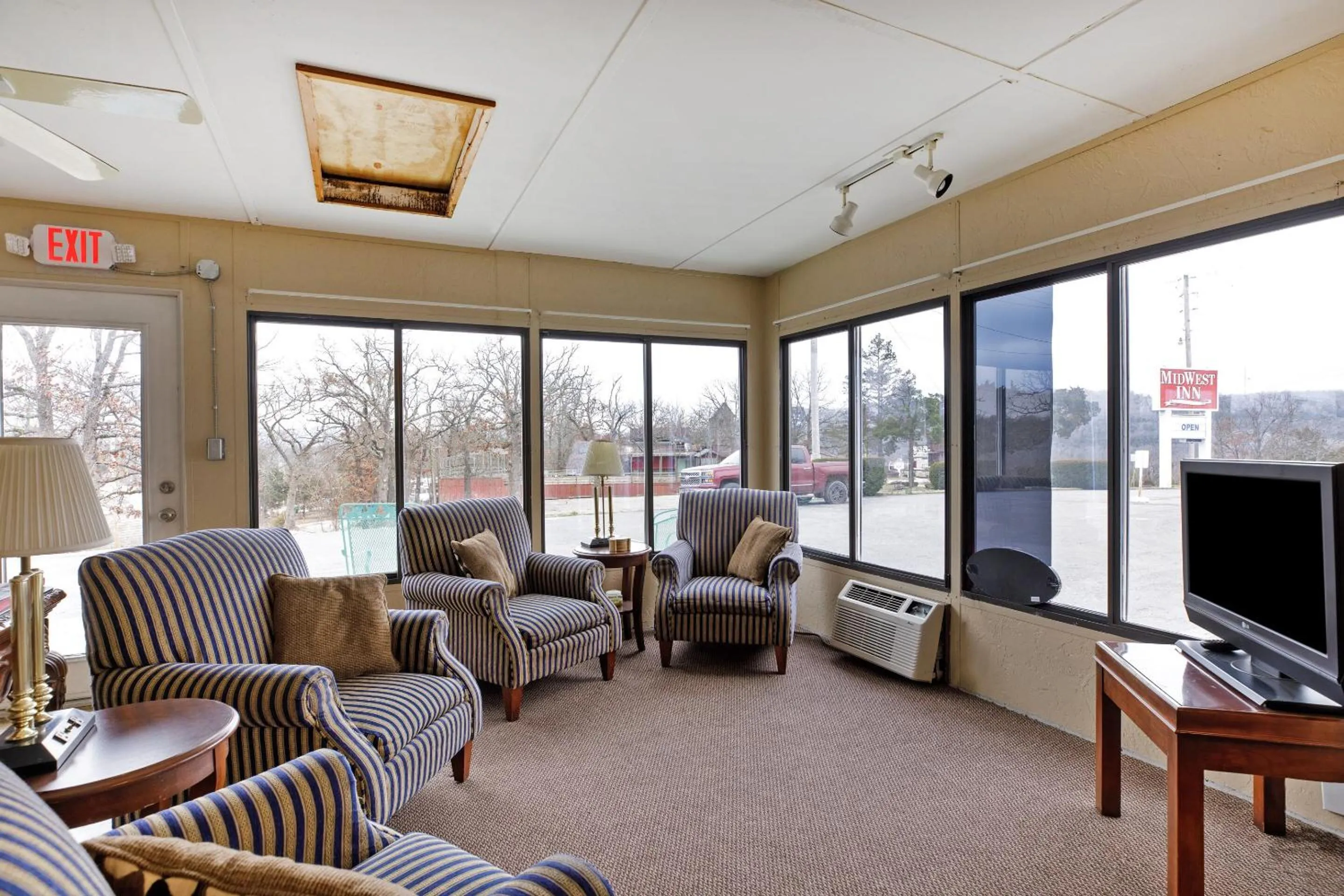 Lobby or reception in OYO Hotel Branson MO-165