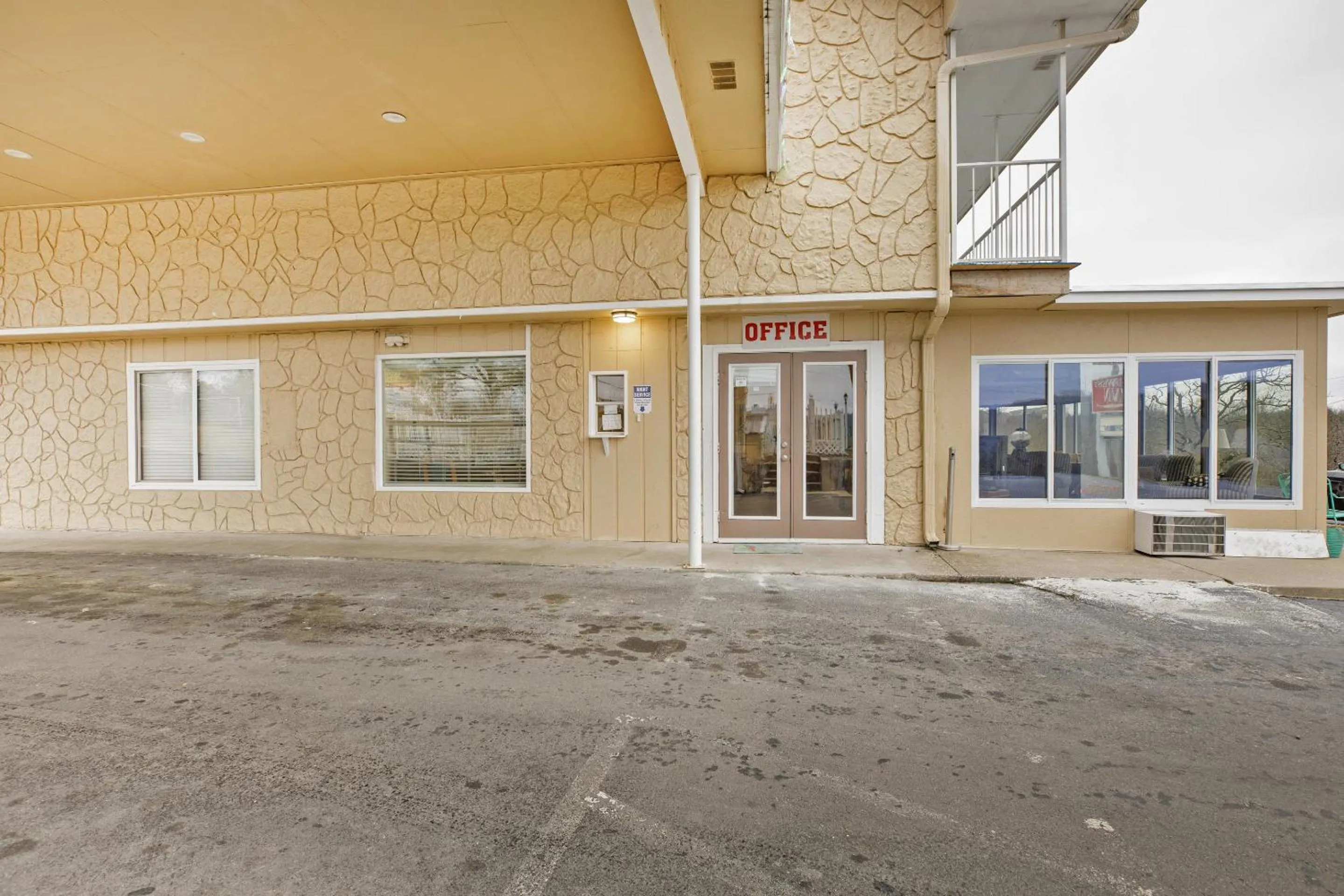 Facade/entrance in OYO Hotel Branson MO-165