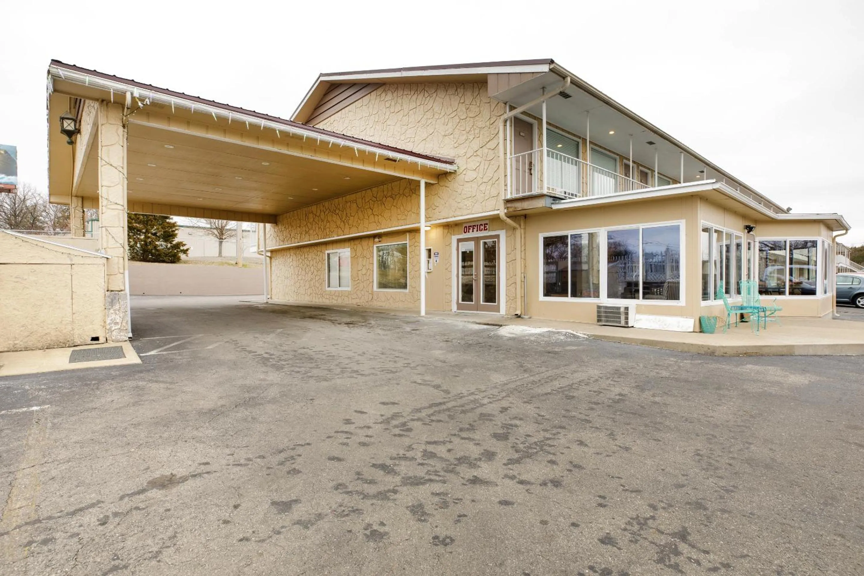 Facade/entrance in OYO Hotel Branson MO-165